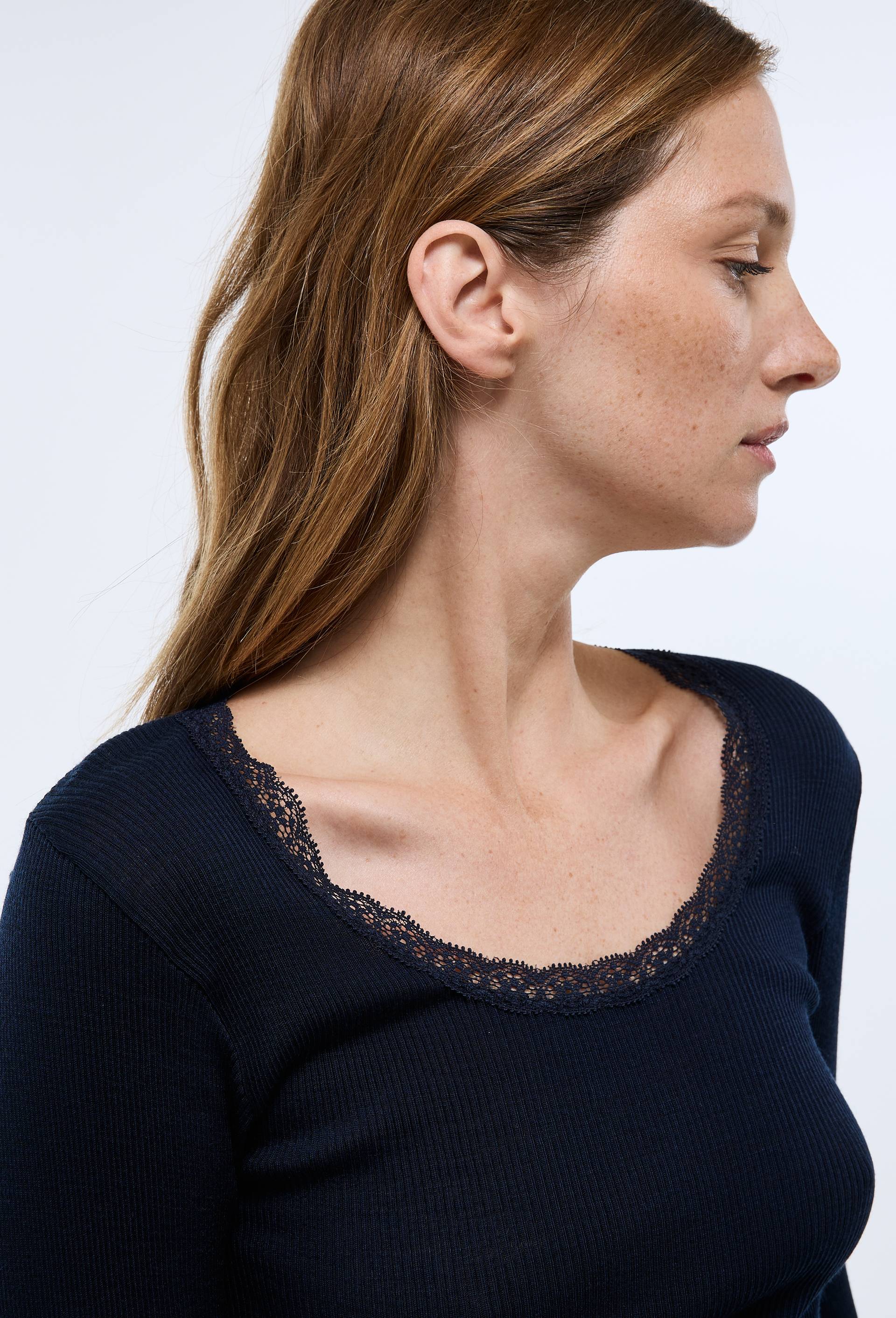 T-shirt manches longues en laine et soie avec dentelle, Bleu fonc&eacute;, large image number 1.0