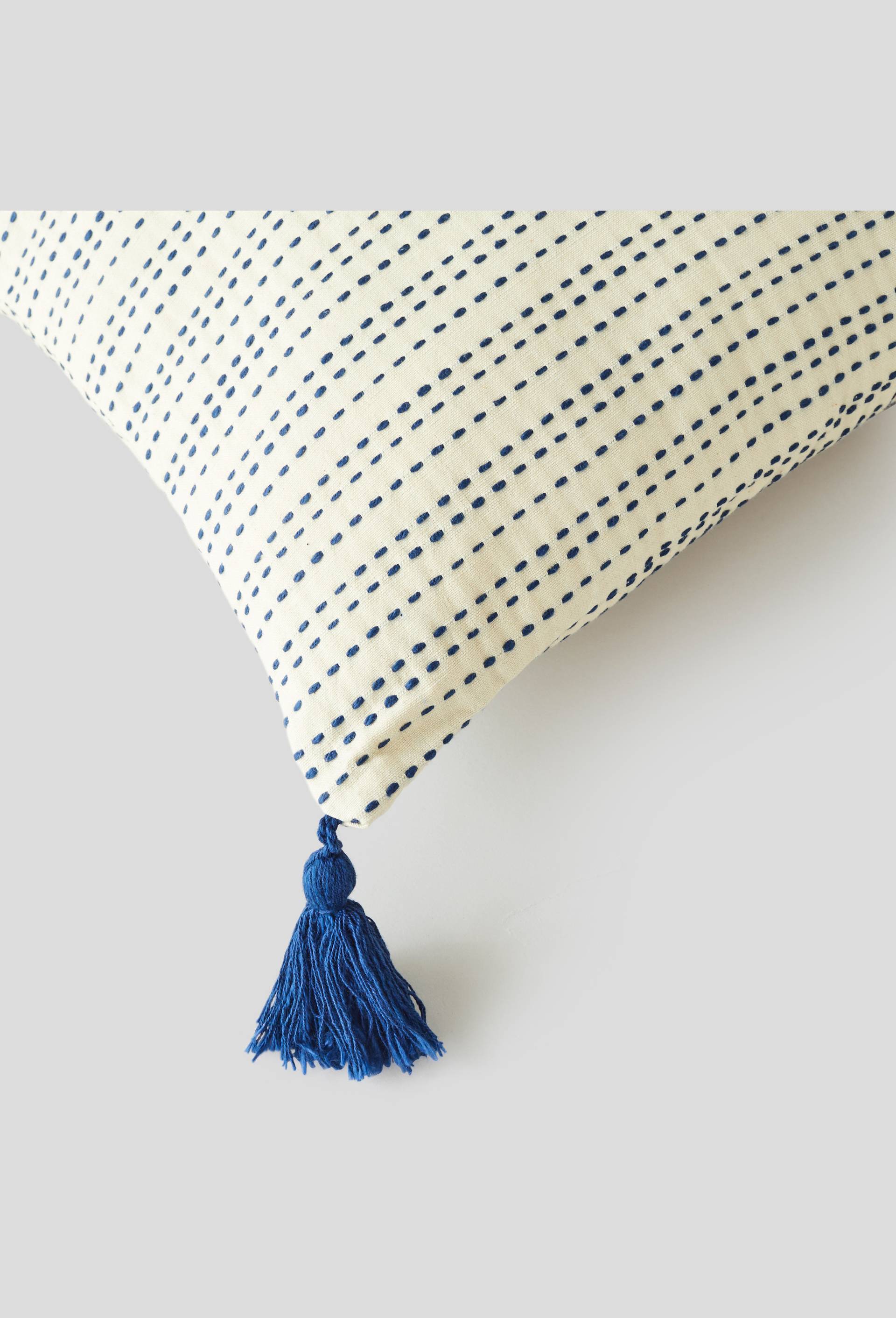Coussin déhoussable avec pompons, 45x45cm, coton, Ecru, large image number 1