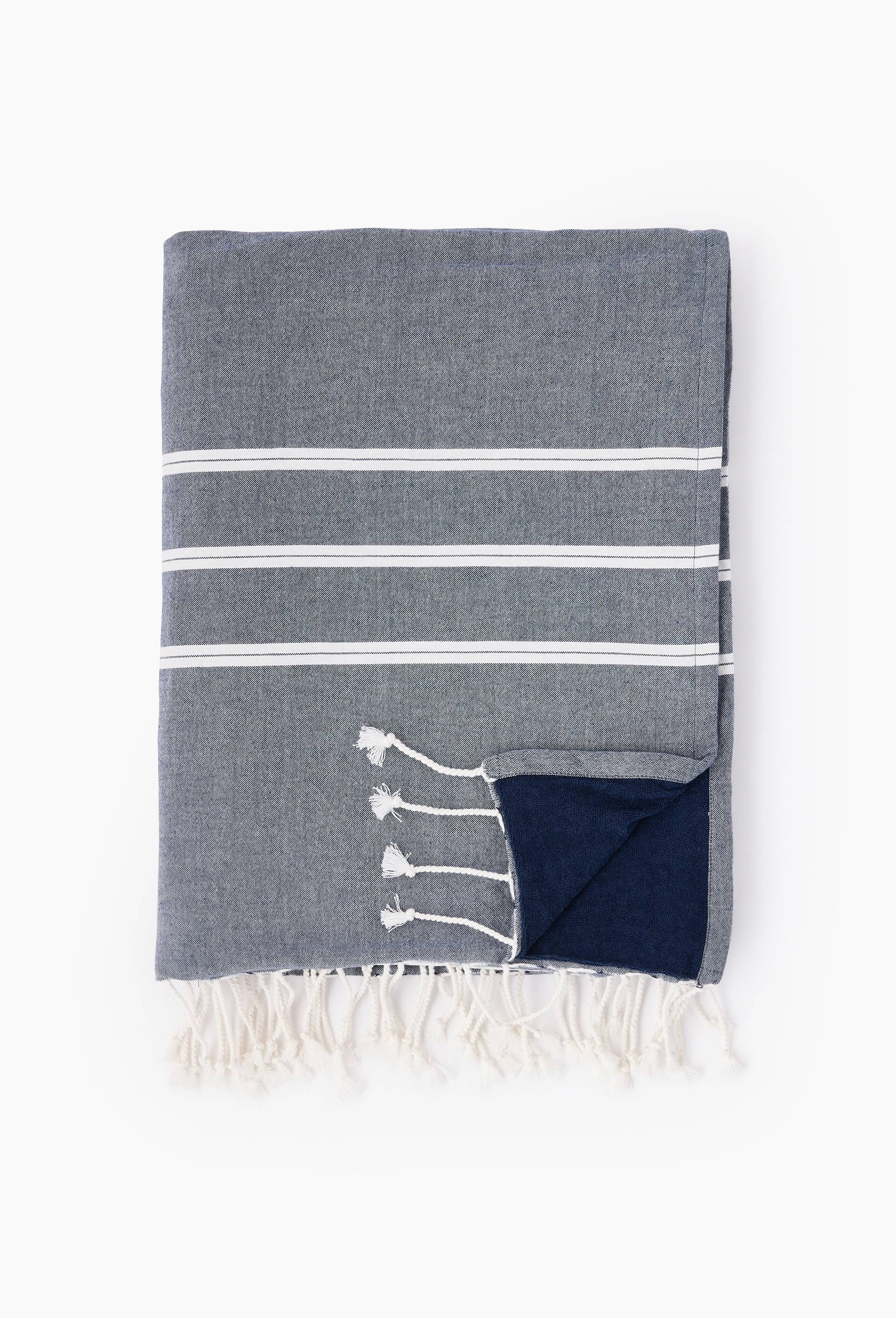Fouta doubl&eacute;e chambray, 100x180cm, Ext&eacute;rieur en coton issu de l'agriculture biologique, Bleu fonc&eacute;, large image number 0.0