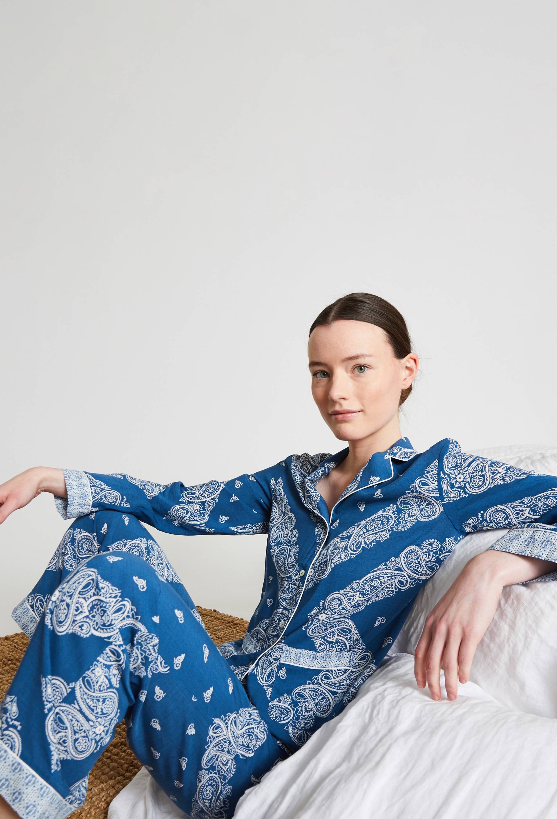 Pyjama col tailleur en viscose ECOVERO, BLEU, large image number 0