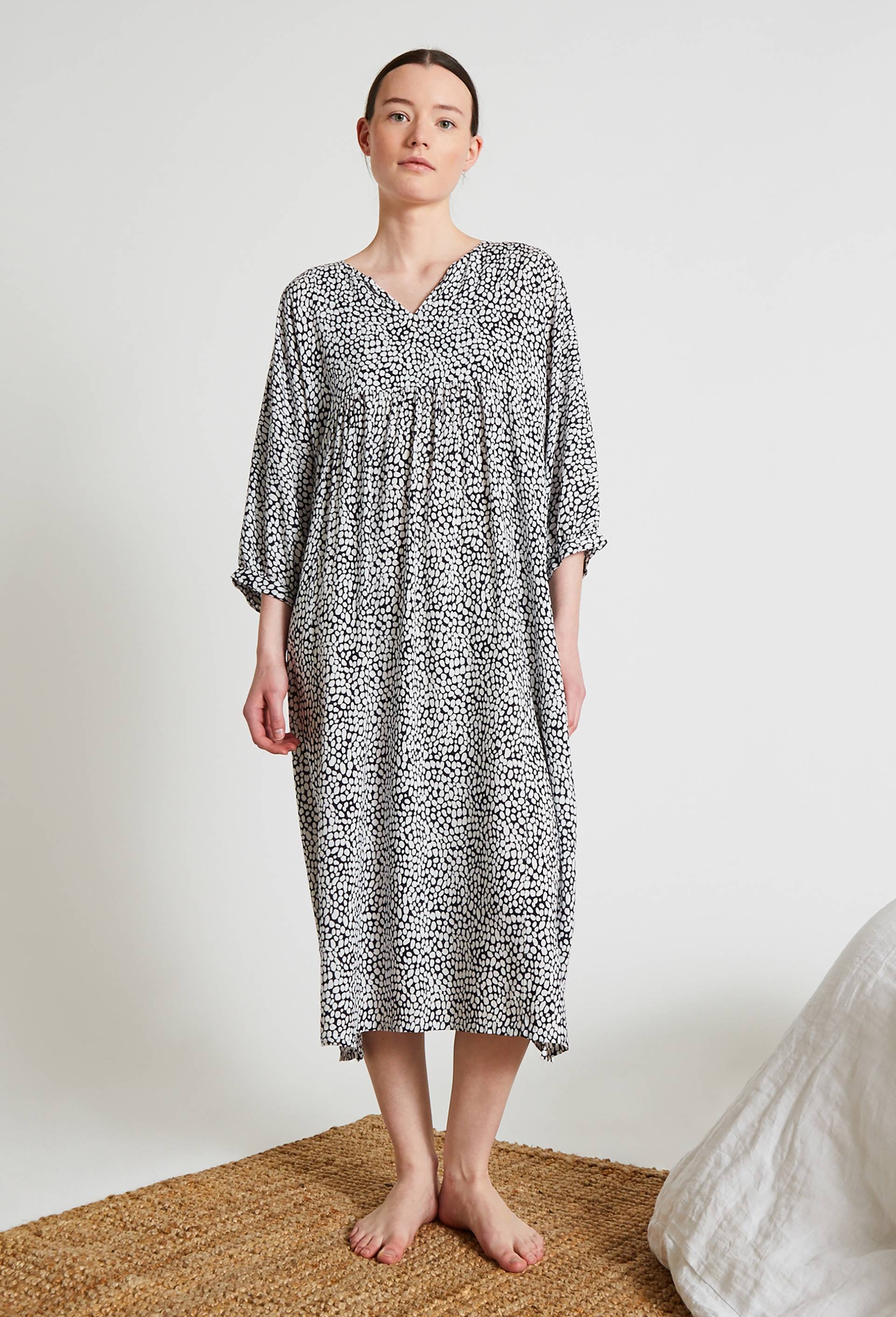 Chemise de nuit large en viscose ECOVERO, Bleu foncé, large image number 0.0