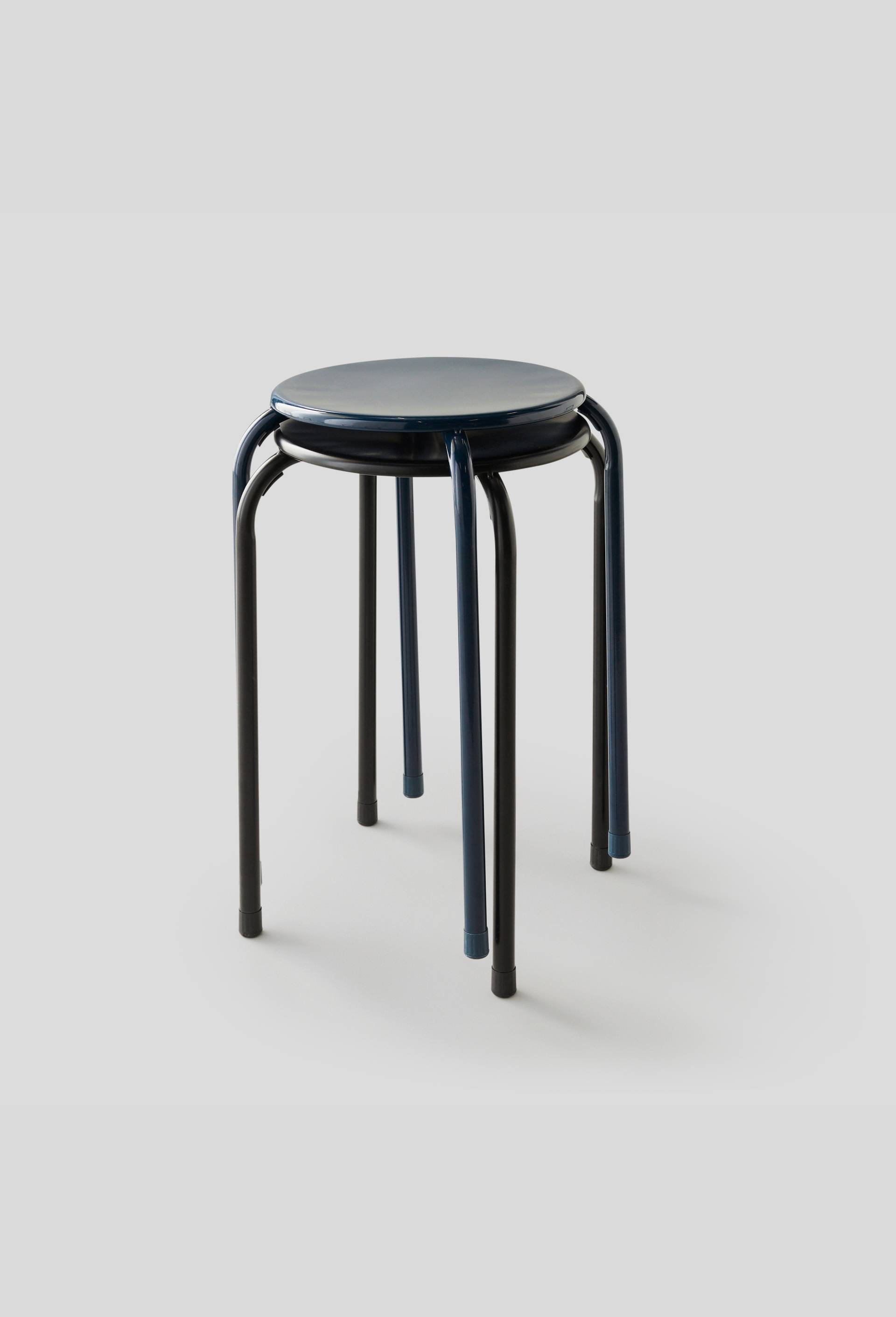 Tabouret en métal empilable, 30 x H45 cm, Noir, large image number 1.0