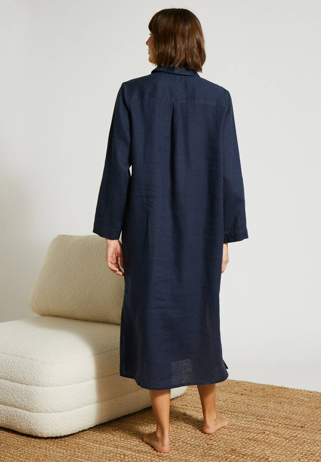 Chemise de nuit longue détails jour échelle en lin, European Flax, Bleu foncé, large image number 4