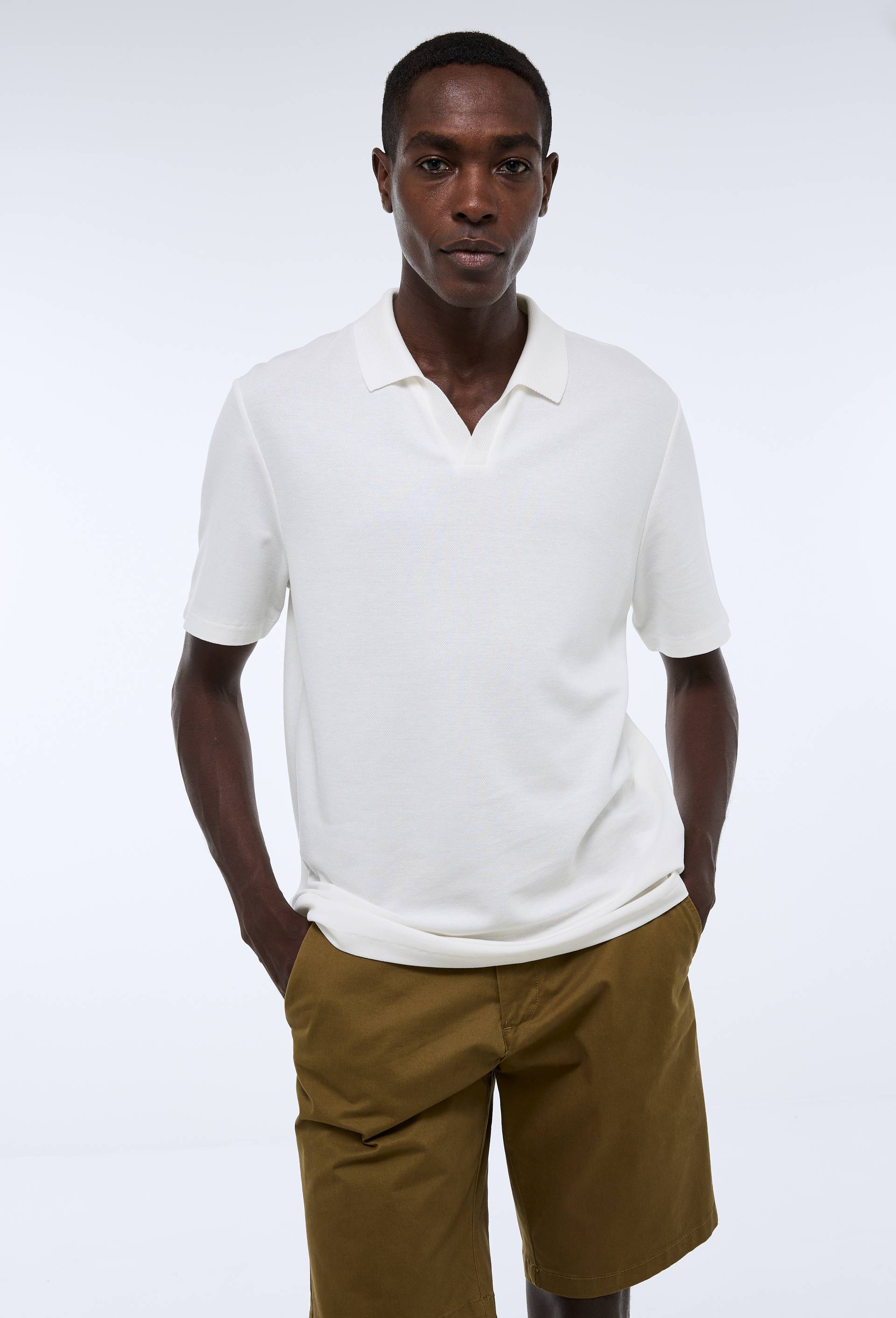 Polo manches courtes en viscose, Ecru, swatch image