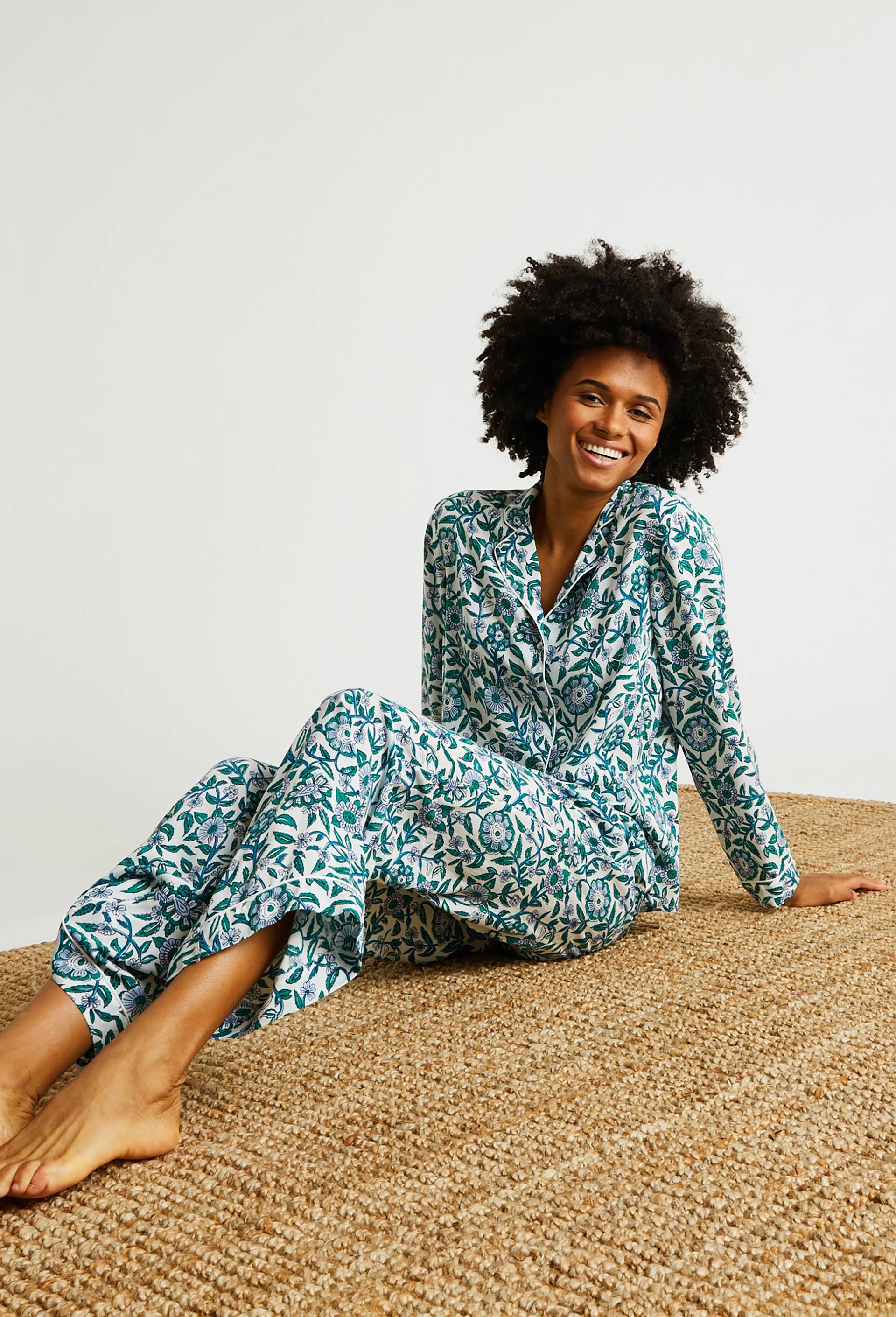 Pyjama col tailleur en viscose ECOVERO, Blanc, large image number 0