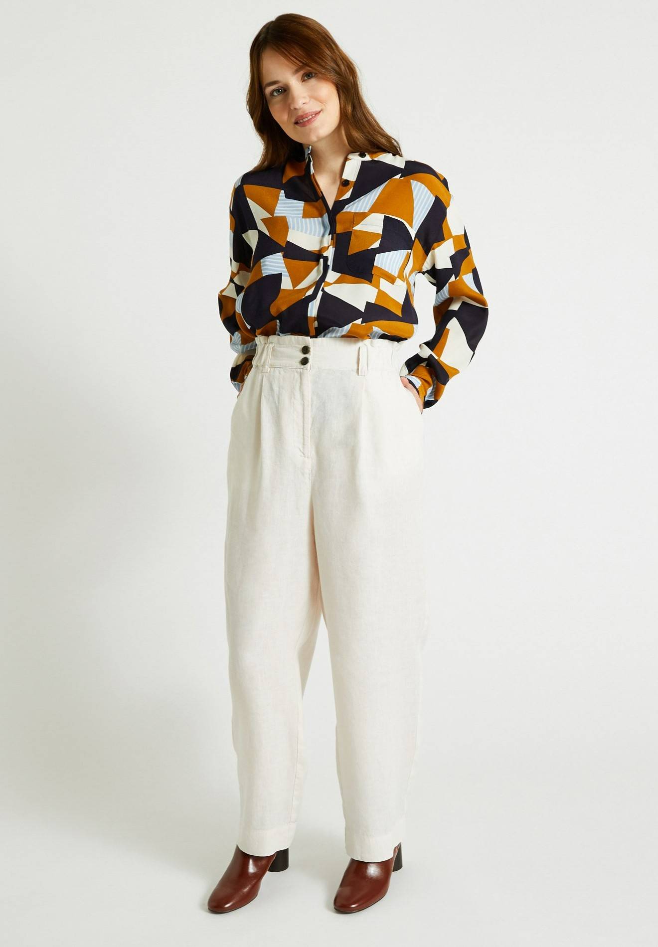 Pantalon en lin taille élastiquée, Beige clair, large image number 3