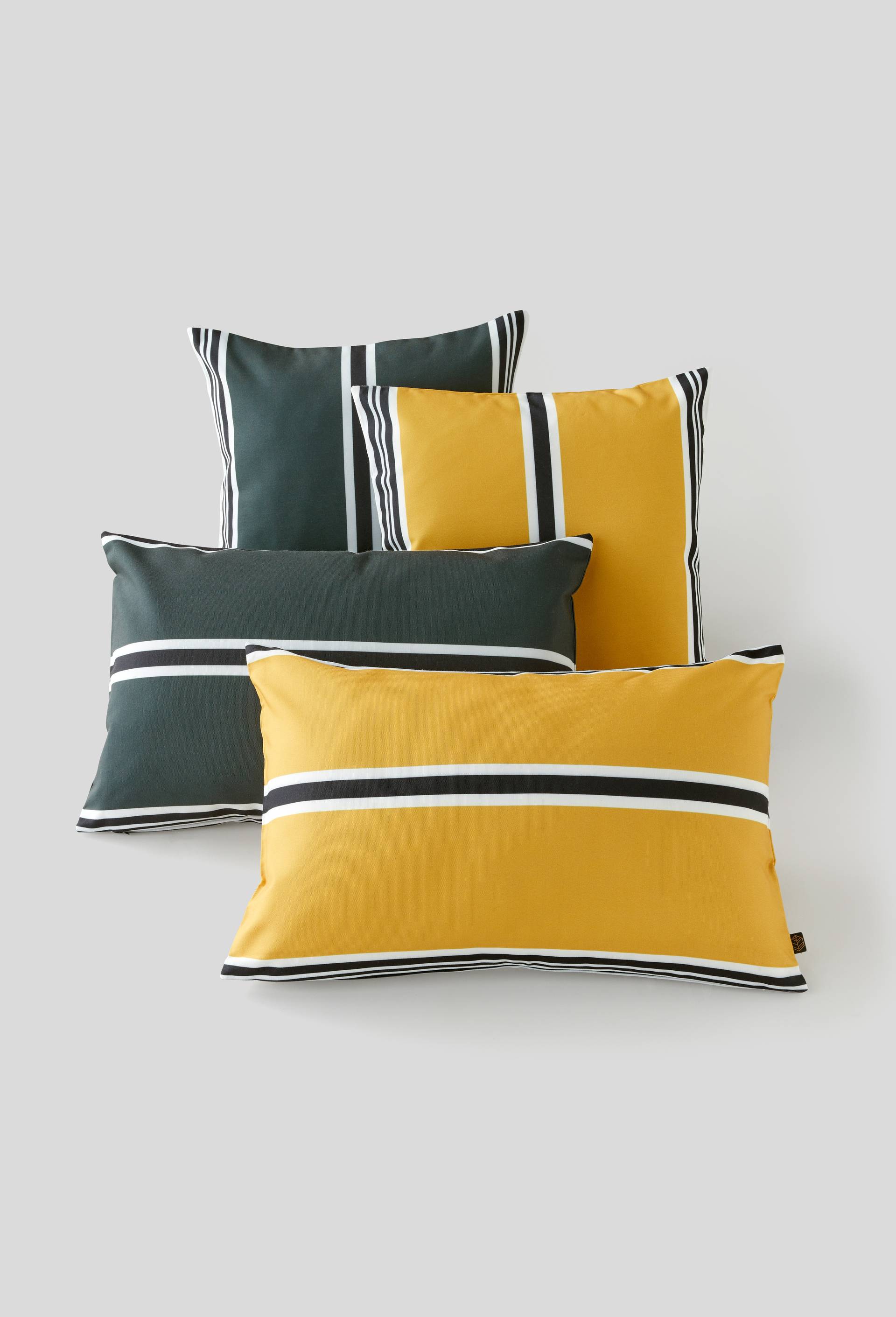 Coussin ray&eacute;, Jaune, large image number 1.0