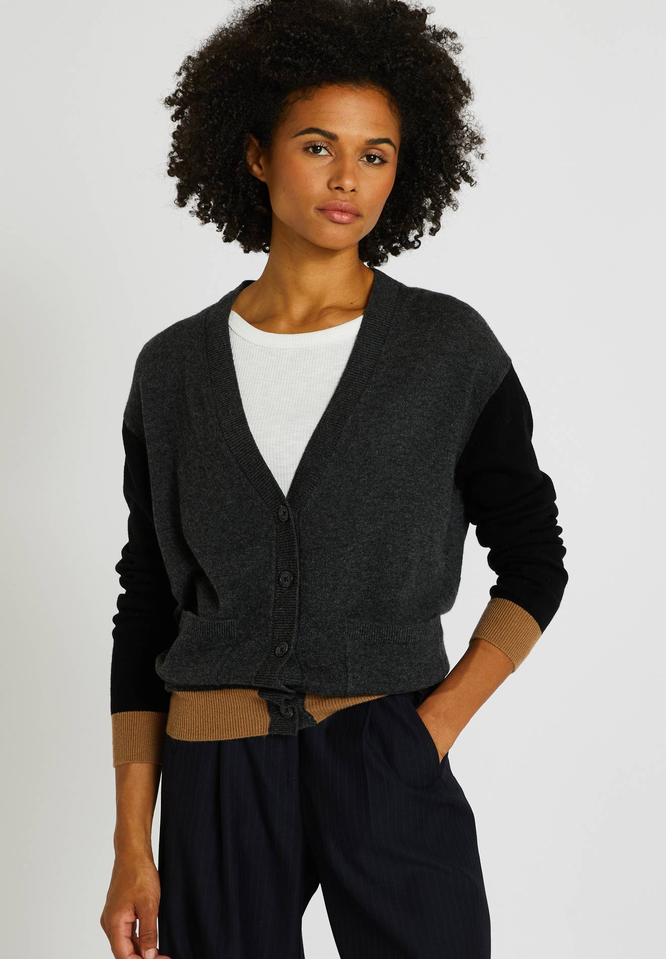 Gilet en V, Gris foncé, large image number 3