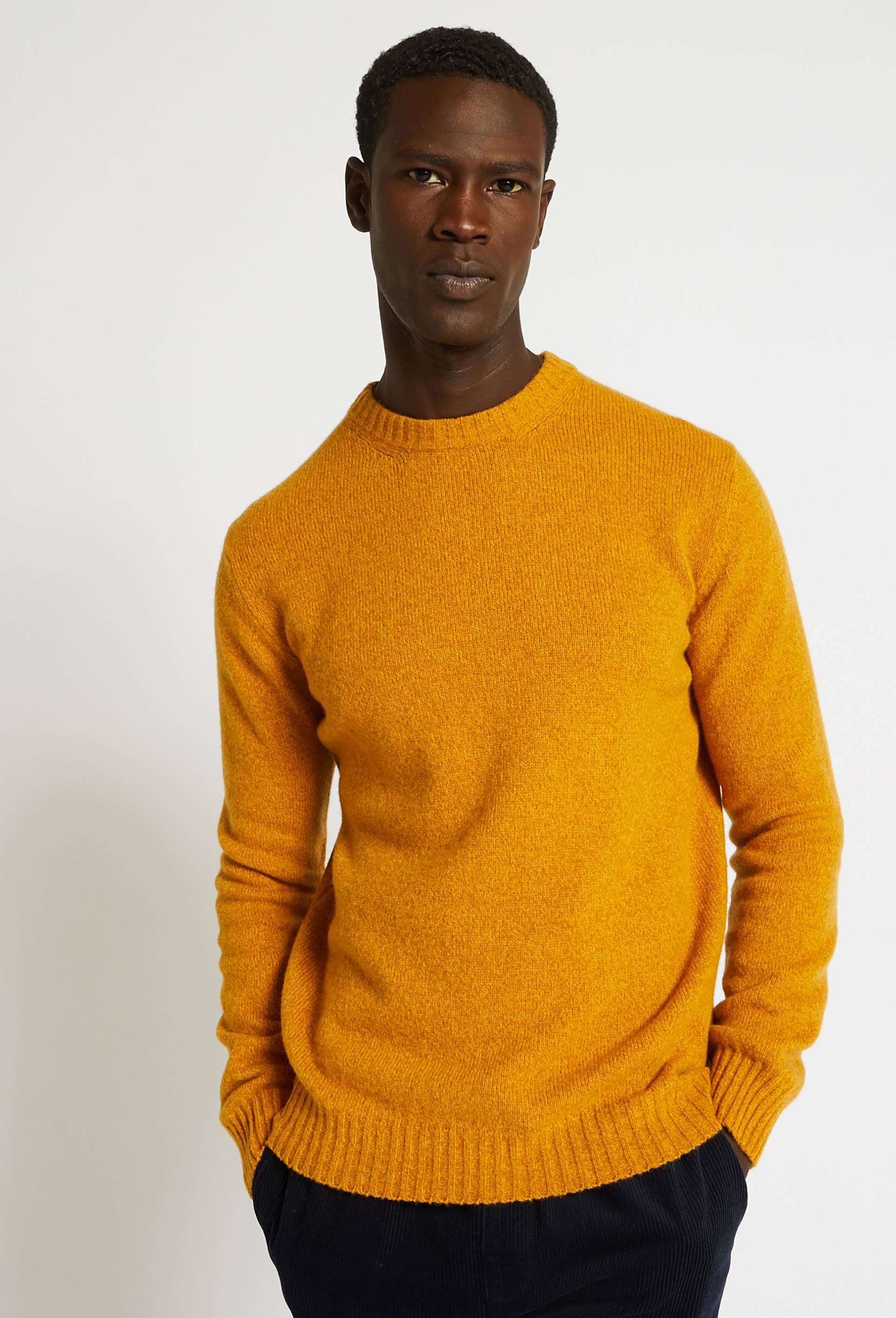 Pull contenant de la laine, Jaune fonc&eacute;, large image number 0