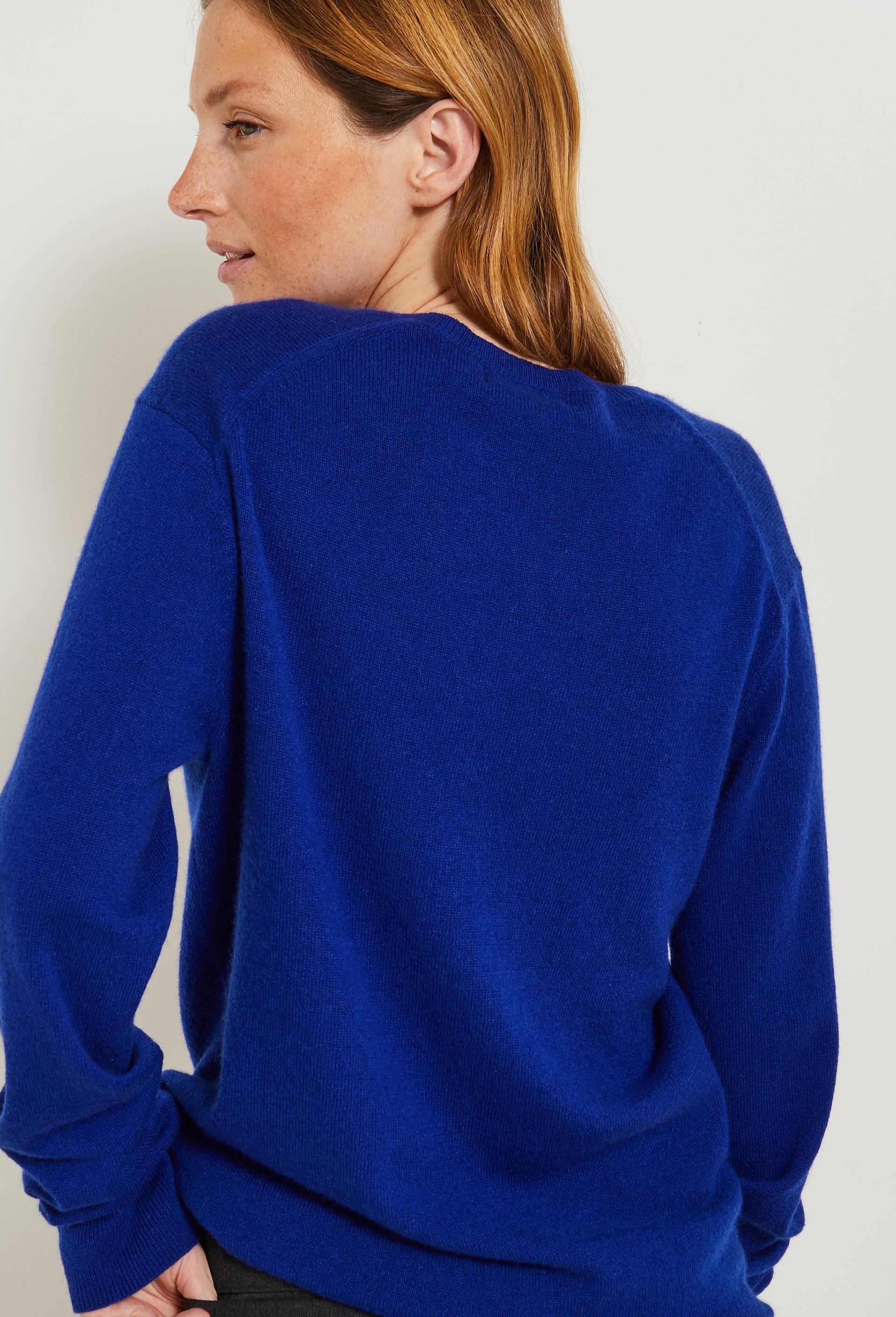 Pull col V en cachemire, BLEU, large image number 1.0