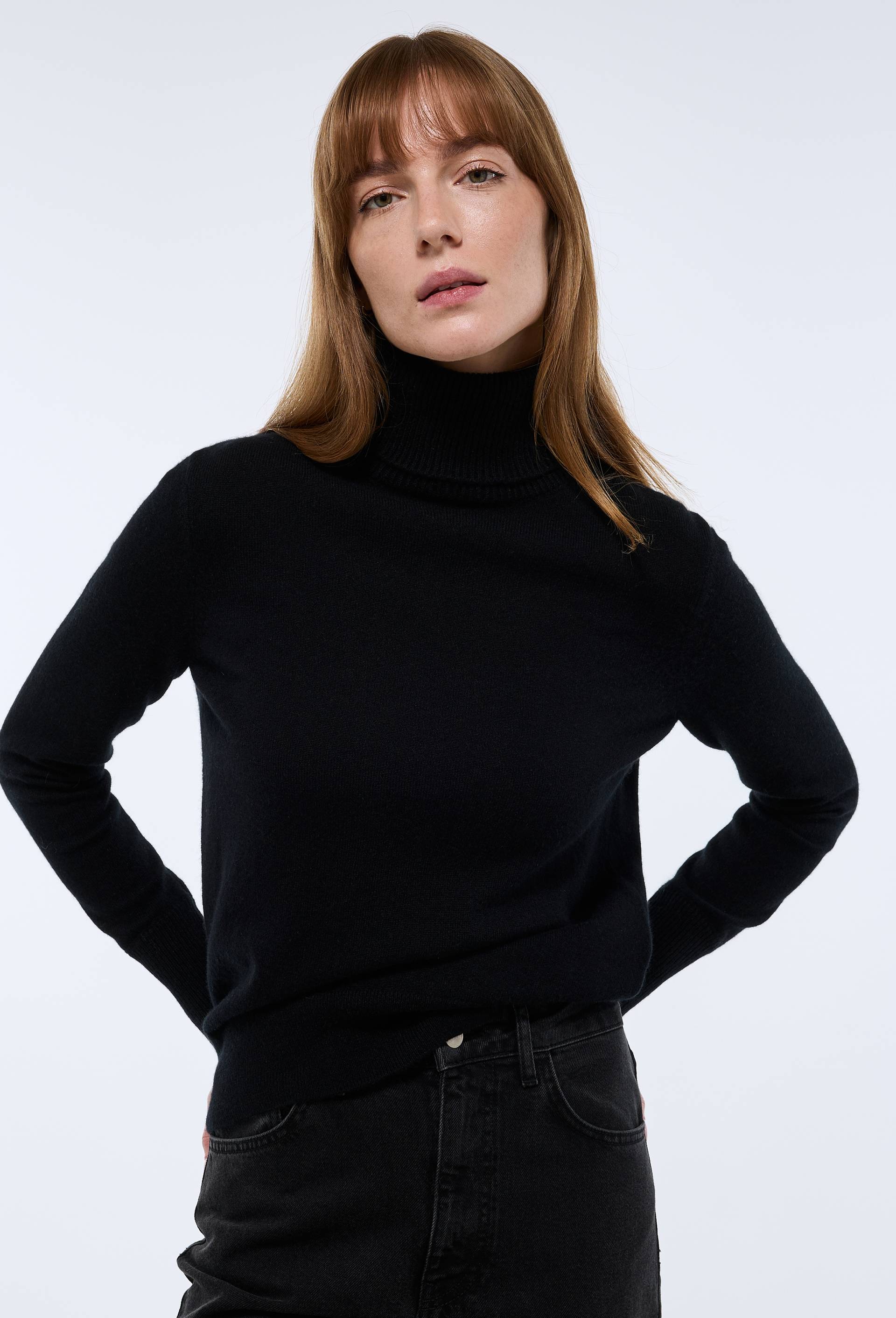Pull uni col roul&eacute; en 100% cachemire, Noir, swatch image