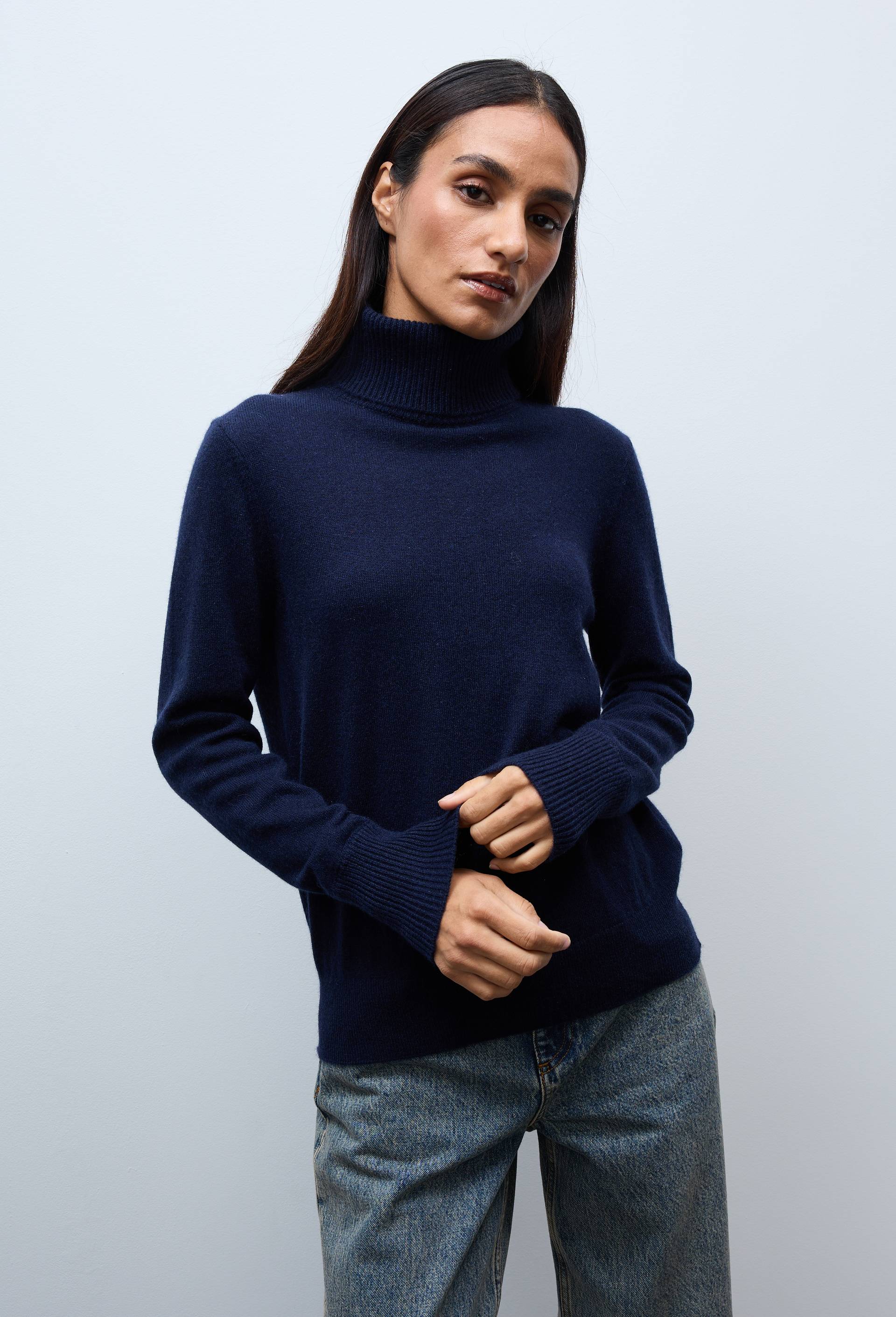 Pull uni col roul&eacute; en 100% cachemire, Bleu fonc&eacute;, swatch image