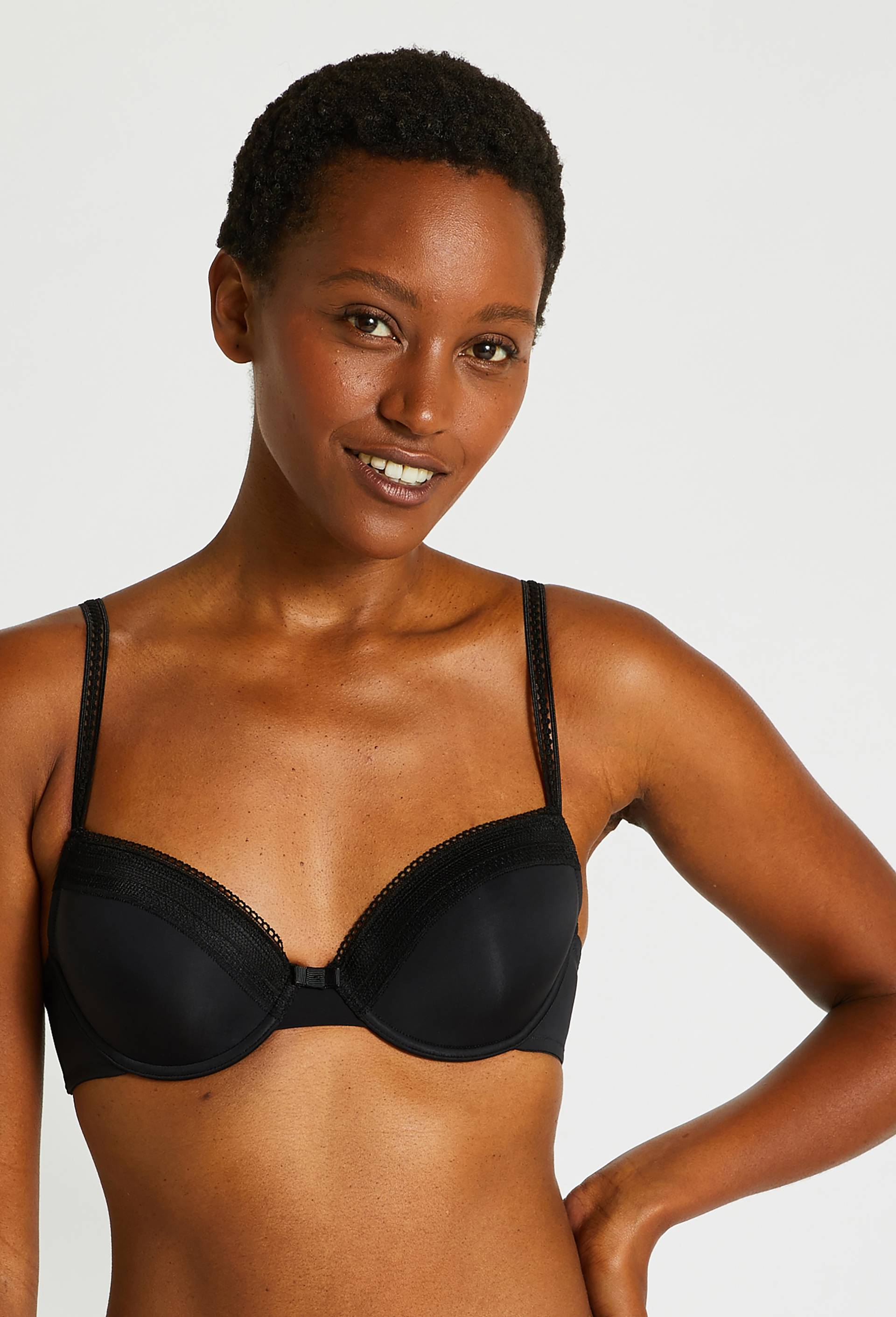Soutien-gorge corbeille paddé IRIS en microfibre, Noir, large image number 0.0