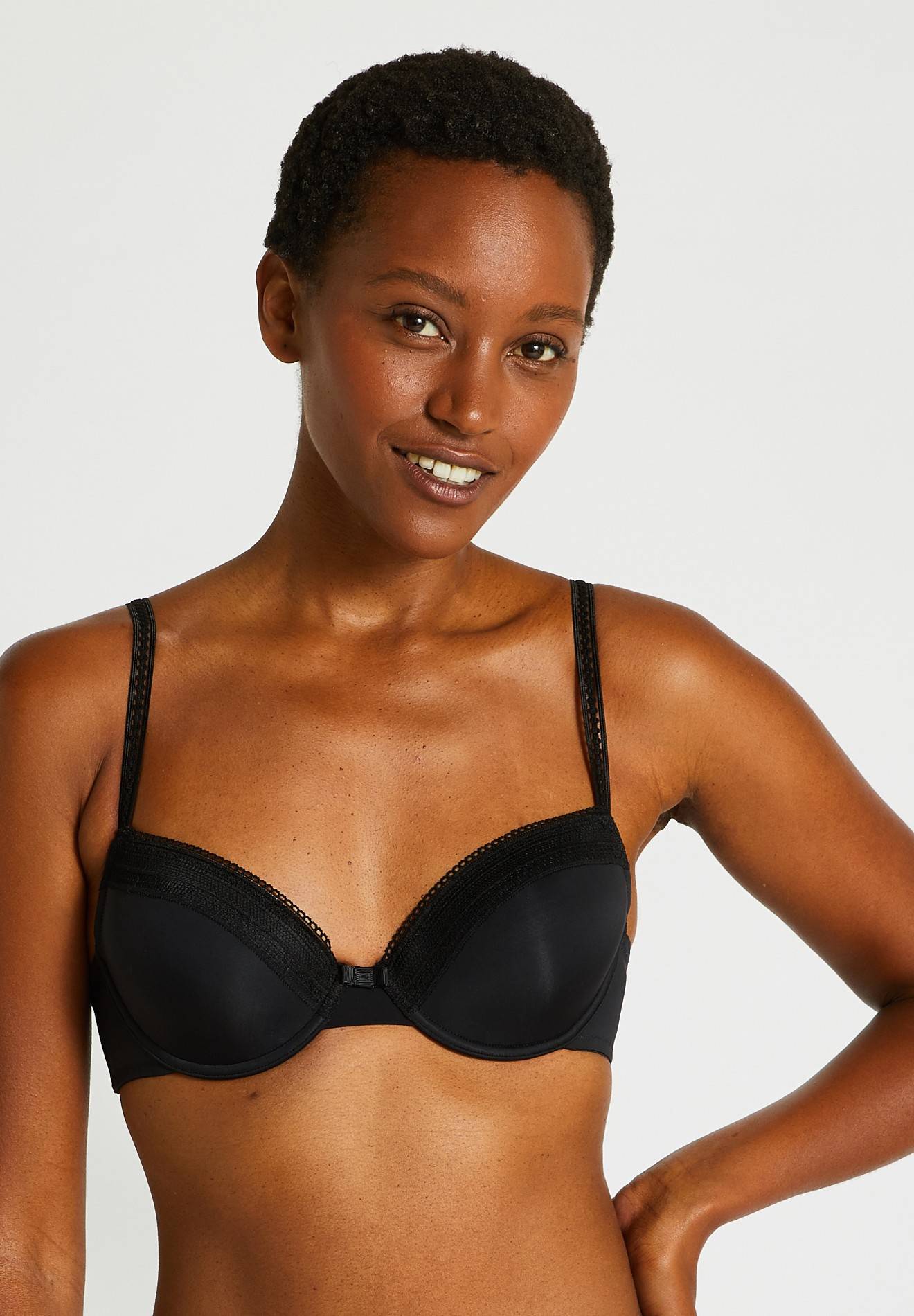 Soutien-gorge corbeille paddé IRIS en microfibre, Noir, large image number 3