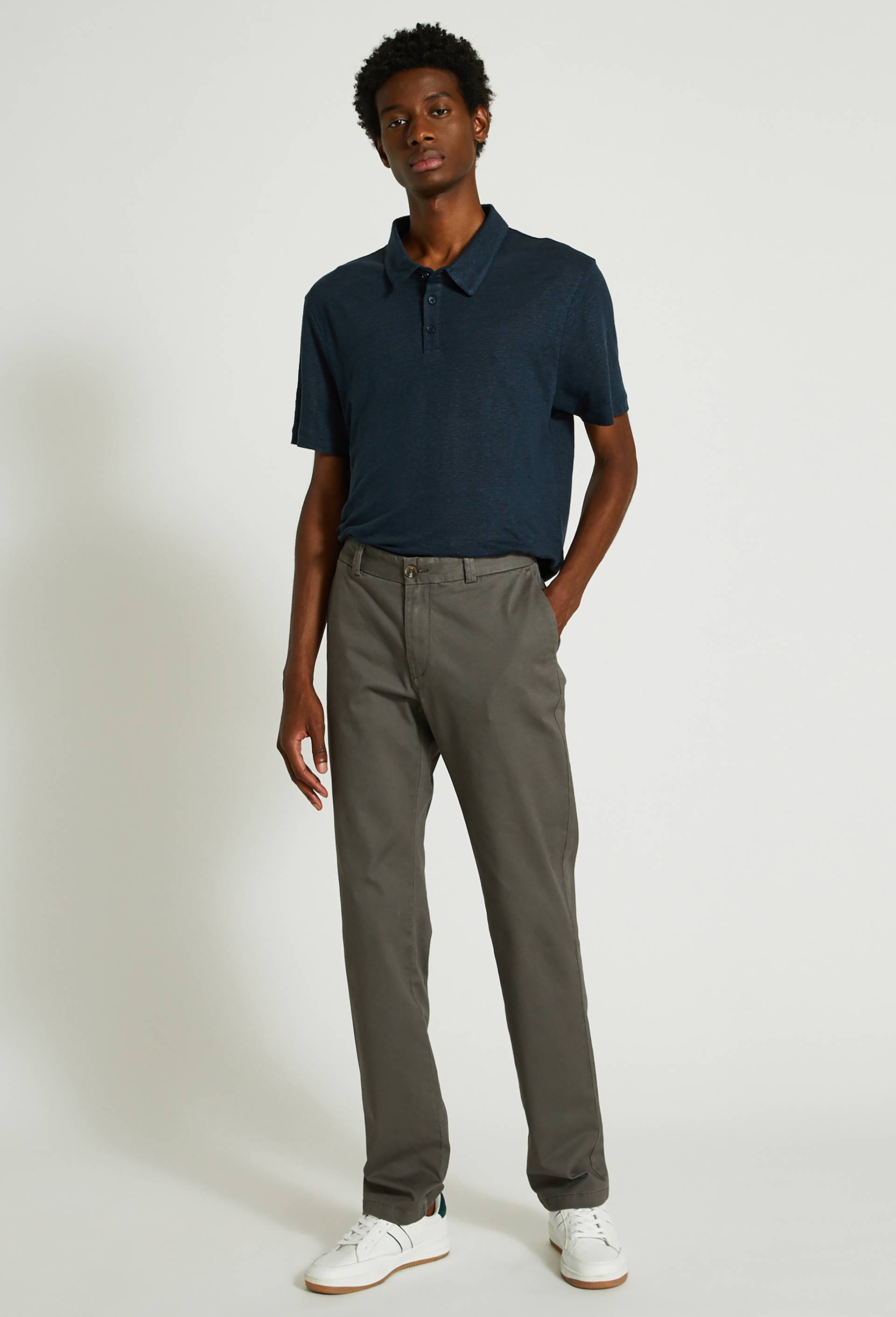 Pantalon chino straight en coton BIO, Gris foncé, large image number 0