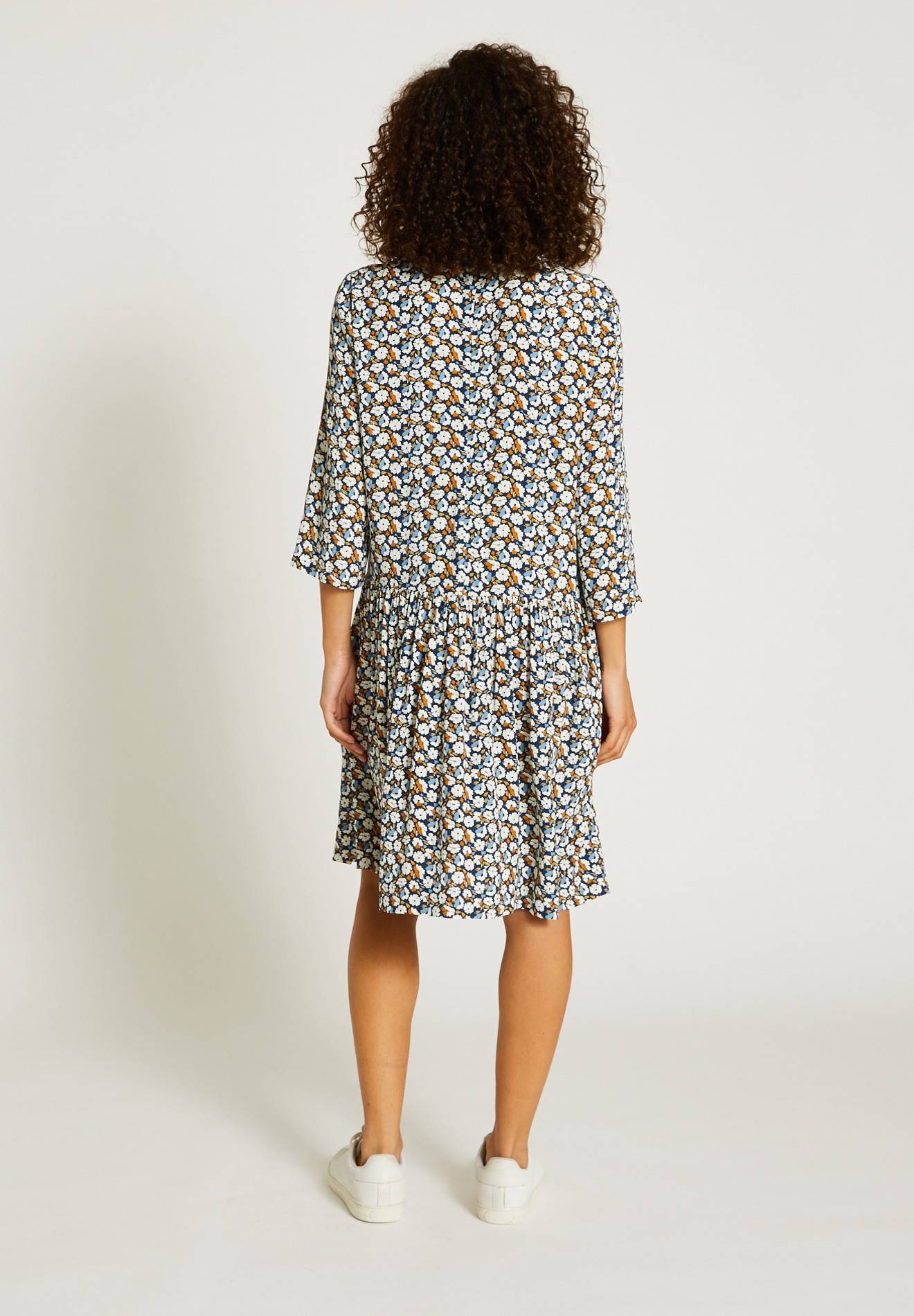 Robe housse imprimée en viscose, Bleu foncé, large image number 4.0