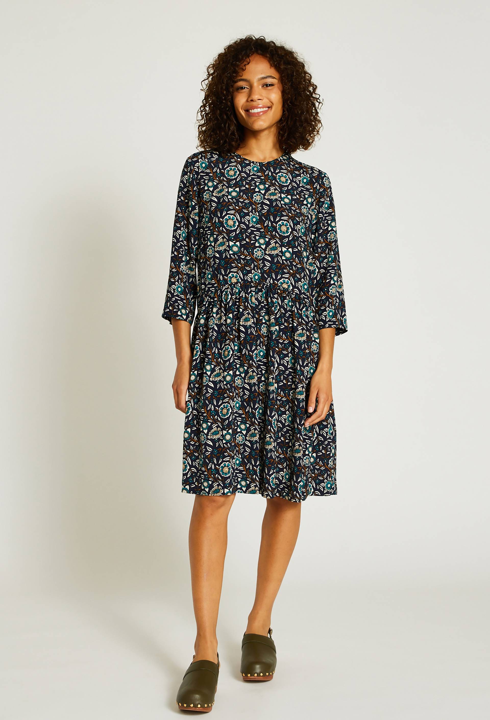 Robe housse imprimée en viscose, Bleu foncé, large image number 0.0