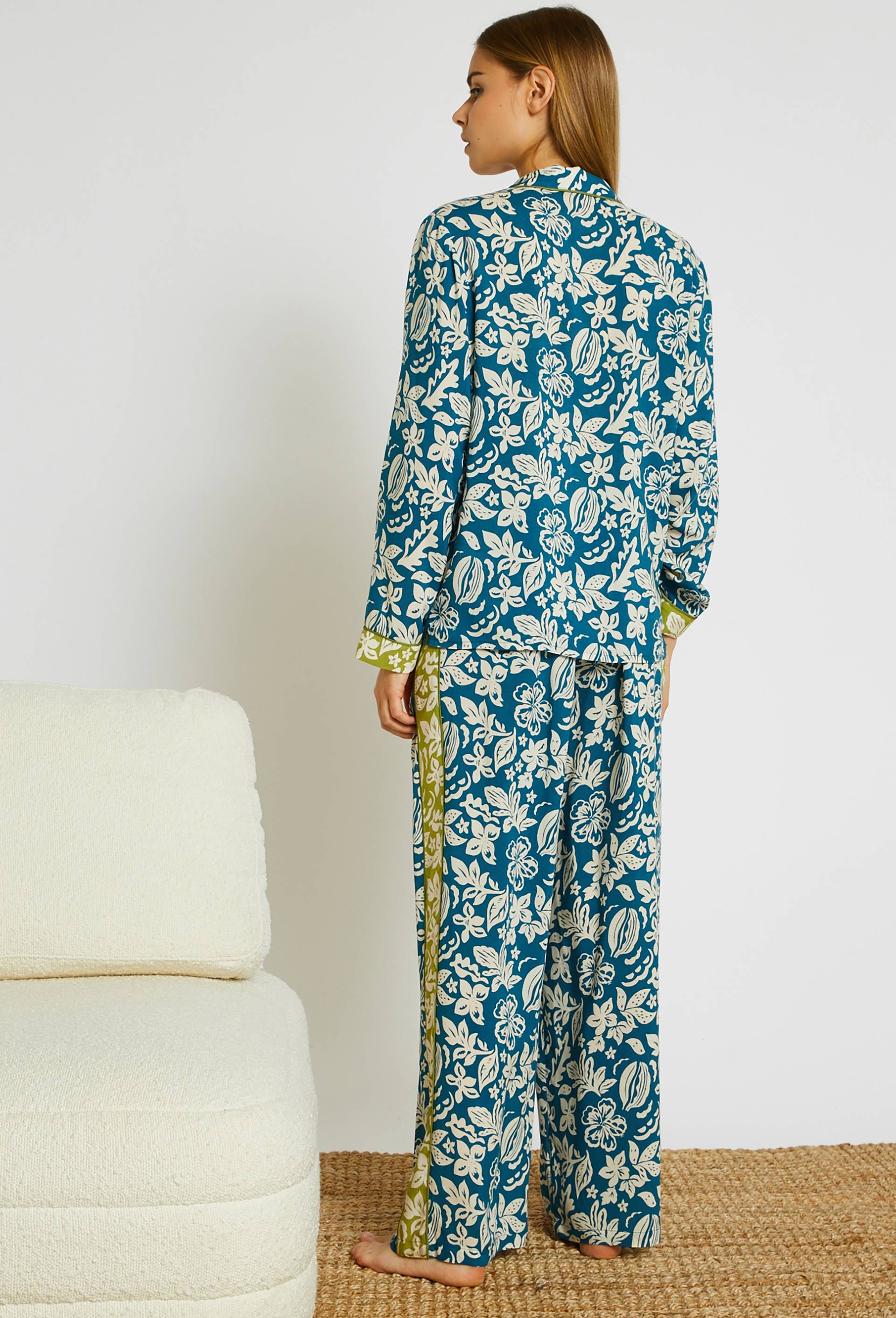 Pyjama large en viscose ECOVERO, Vert foncé, large image number 1.0