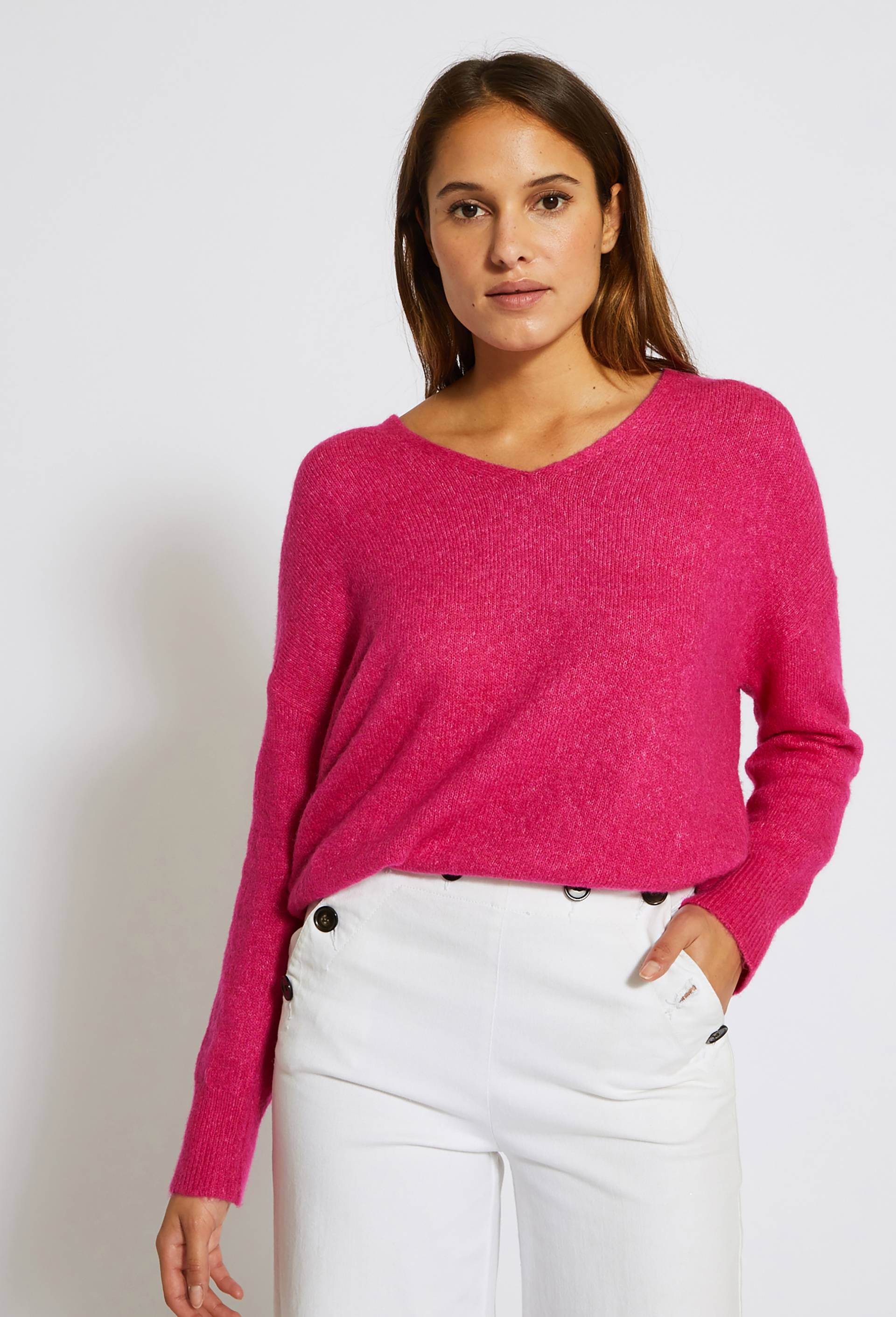 Pull col V uni contenant de l'alpaga, certifié Oeko-Tex, Rose foncé, large image number 0