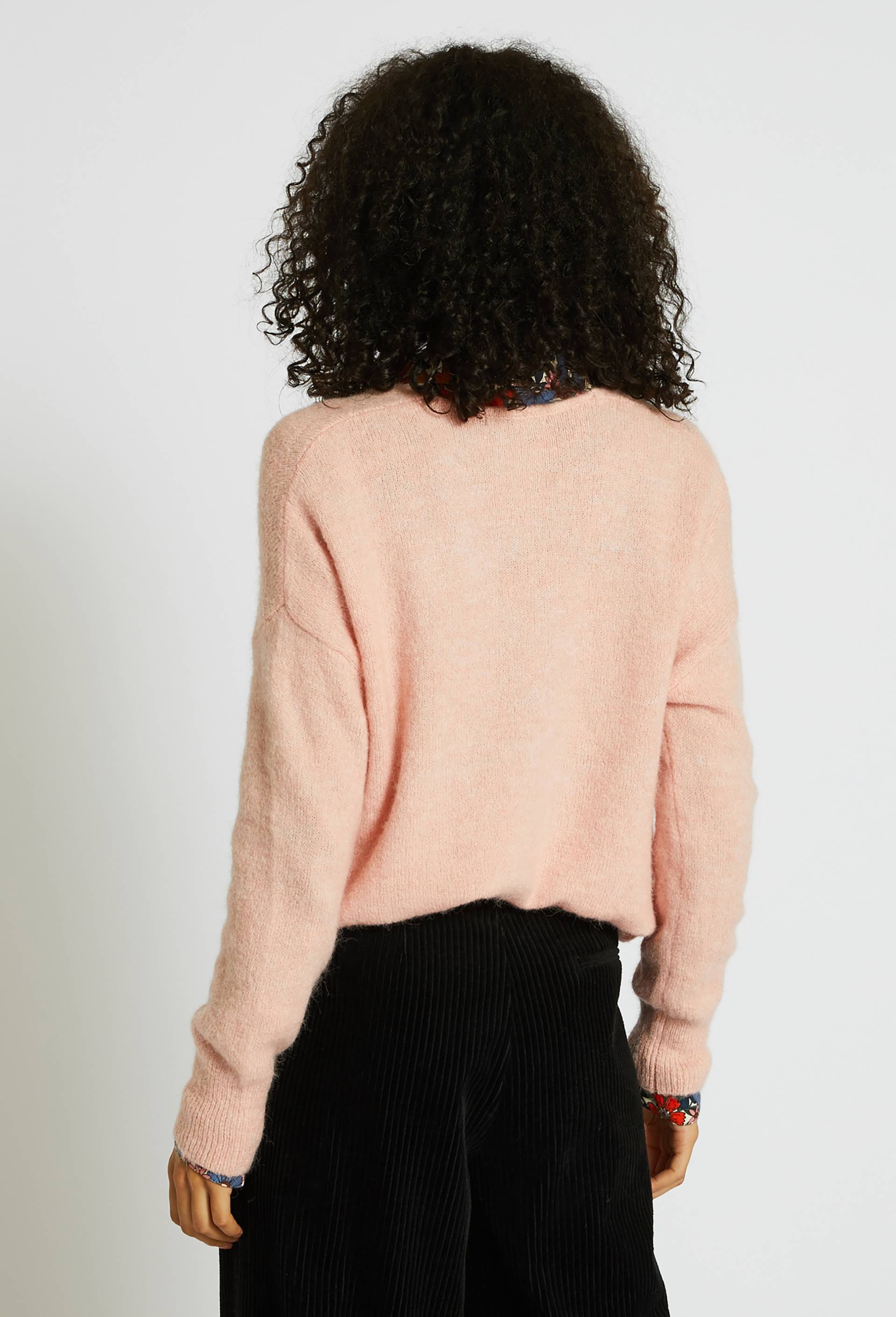 Pull col V uni contenant de l'alpaga, certifié Oeko-Tex, Rose, large image number 1.0