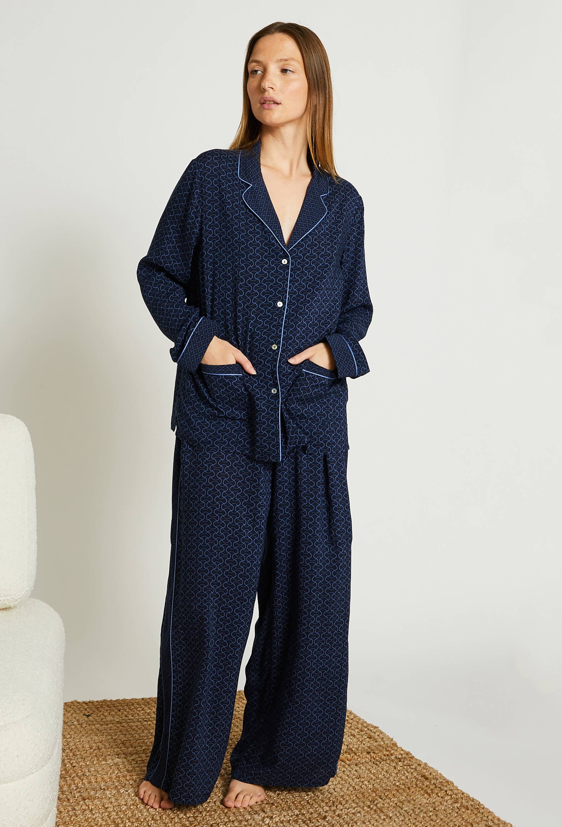 Pyjama large en viscose ECOVERO, Bleu foncé, large image number 0.0