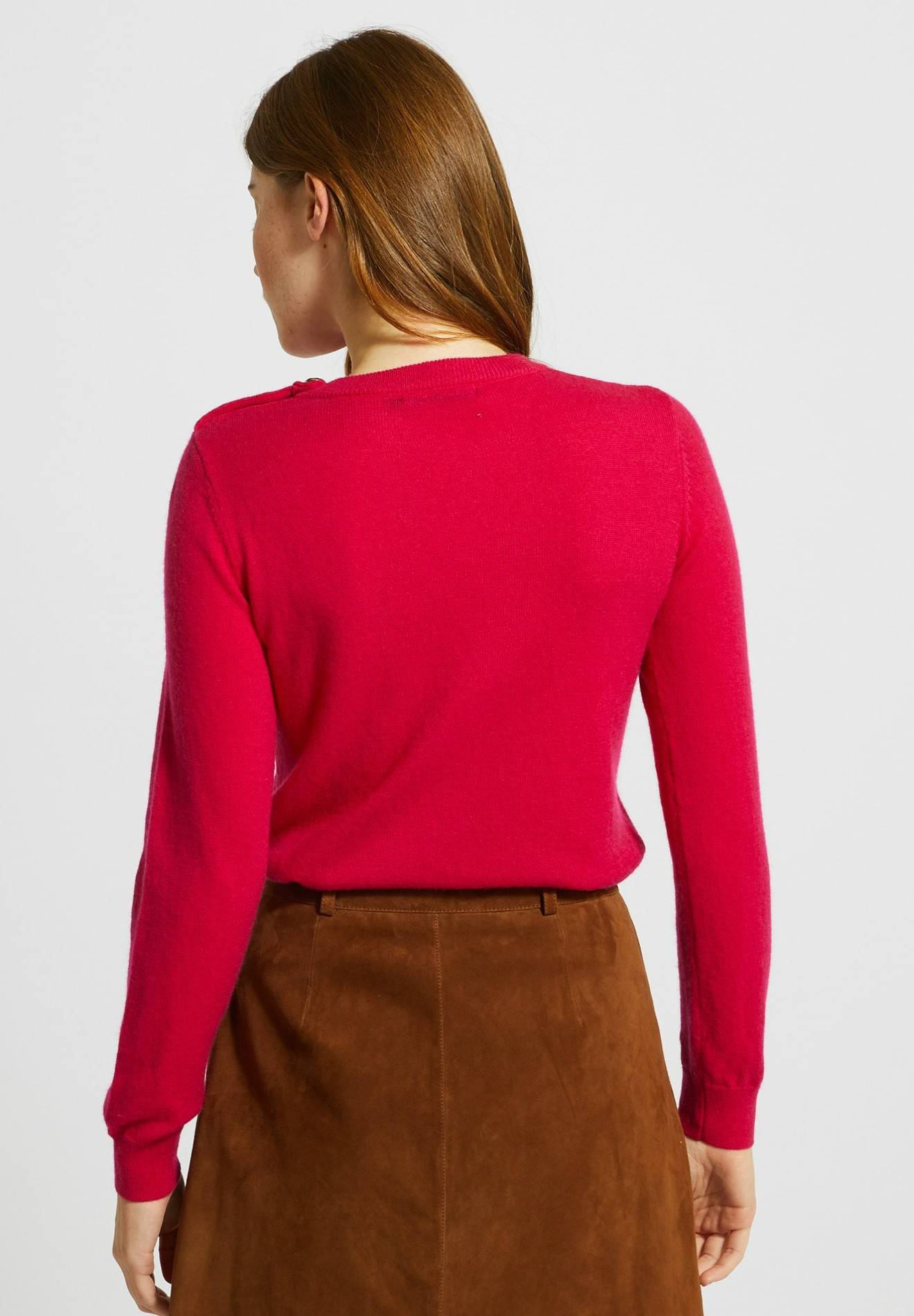 Pull col rond uni boutonn&eacute; &eacute;paule contenant de la laine et du cachemire, certifi&eacute; Oeko-Tex, Rose fonc&eacute;, large image number 4.0