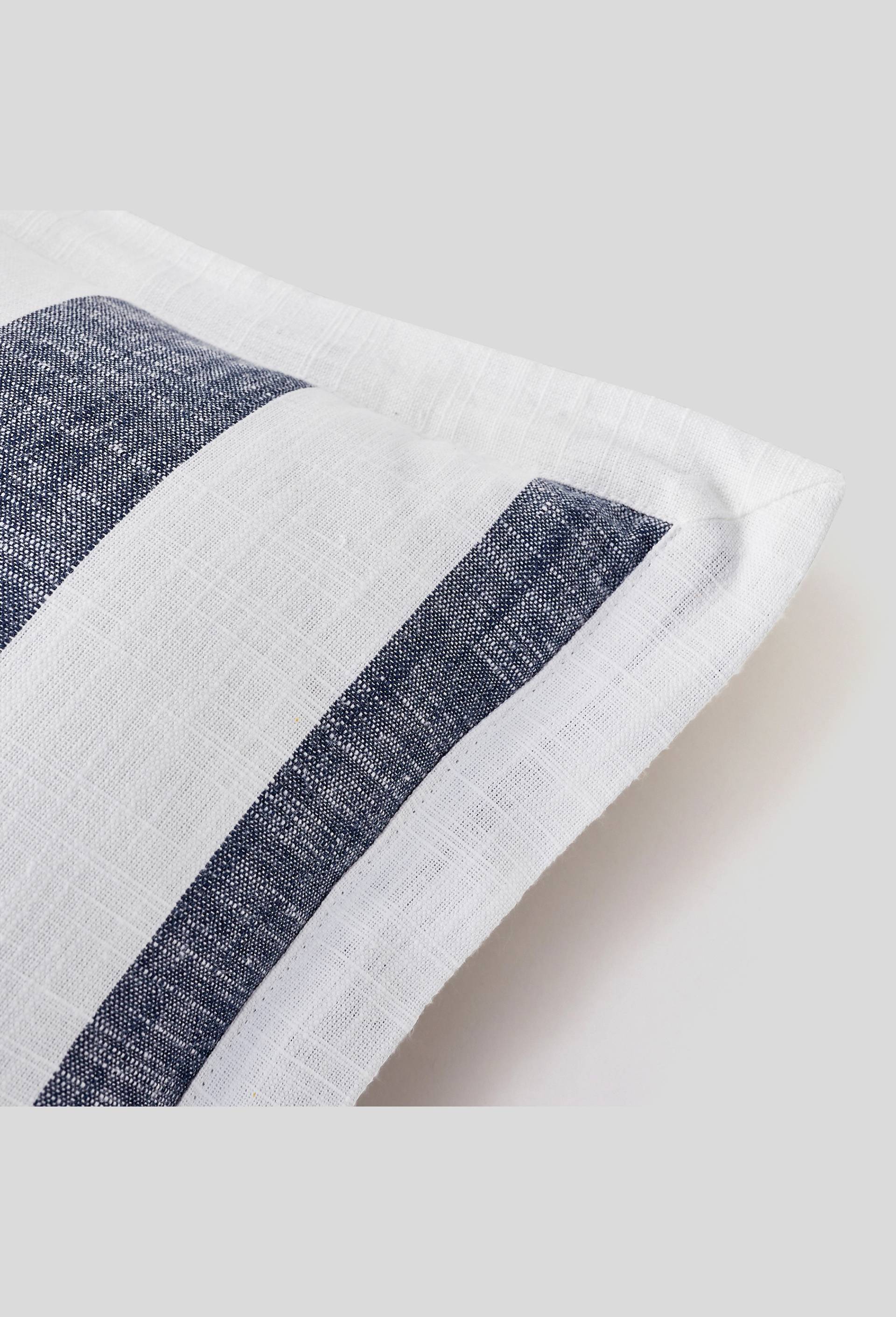 Coussin rayé, BLEU, large image number 1