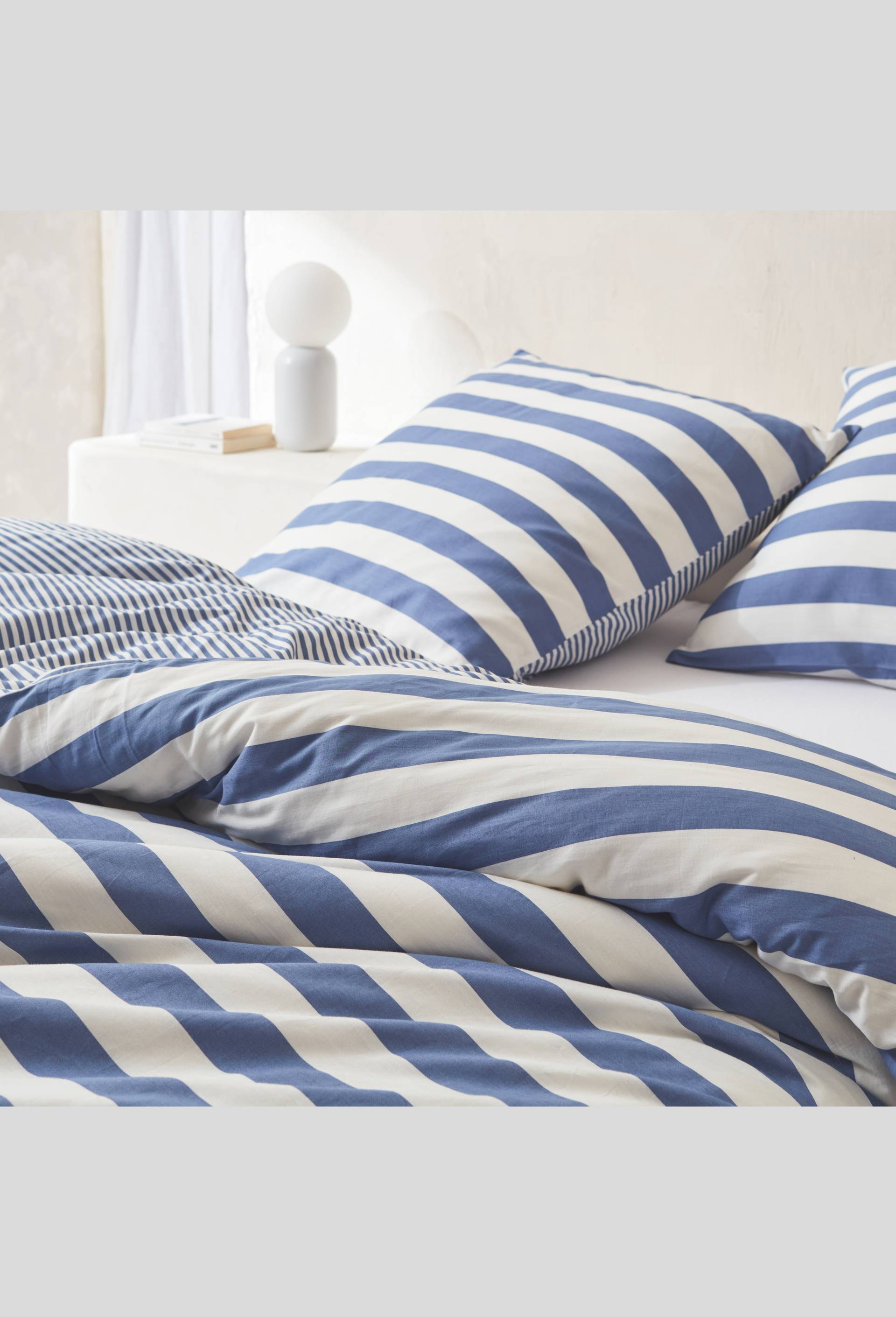 Lot housse de couette et taies d oreillers à rayures pour 1 personne, 140x200cm, 100% coton bio, Bleu, large image number 2