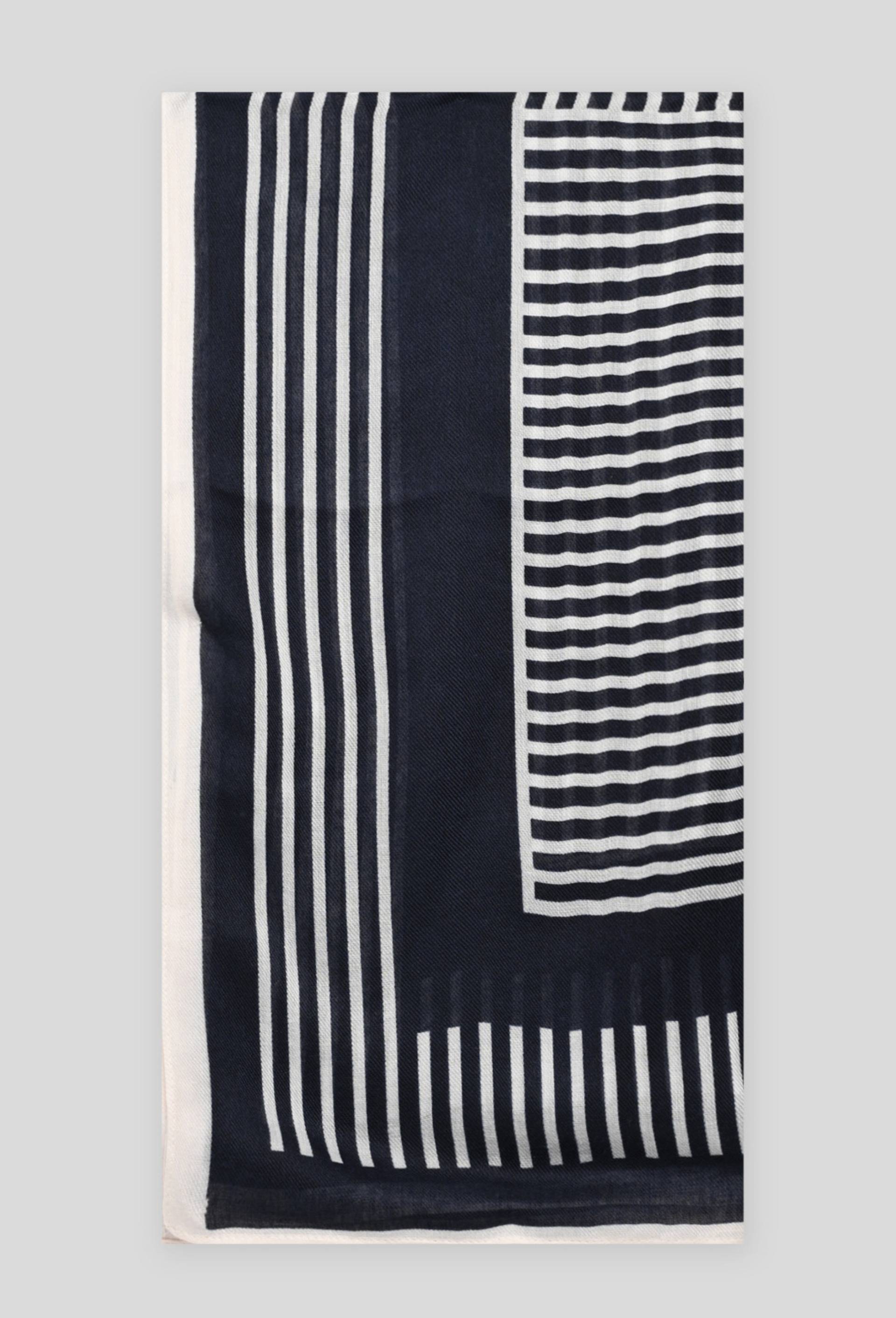 Carré imprimé géométrique certifié OEKOTEX, Bleu foncé, large image number 0.0
