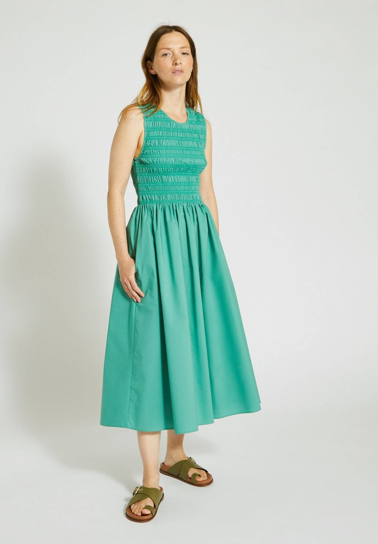 Robe longue unie smockées sans manches certifié Oekotex, Vert clair, large image number 3.0