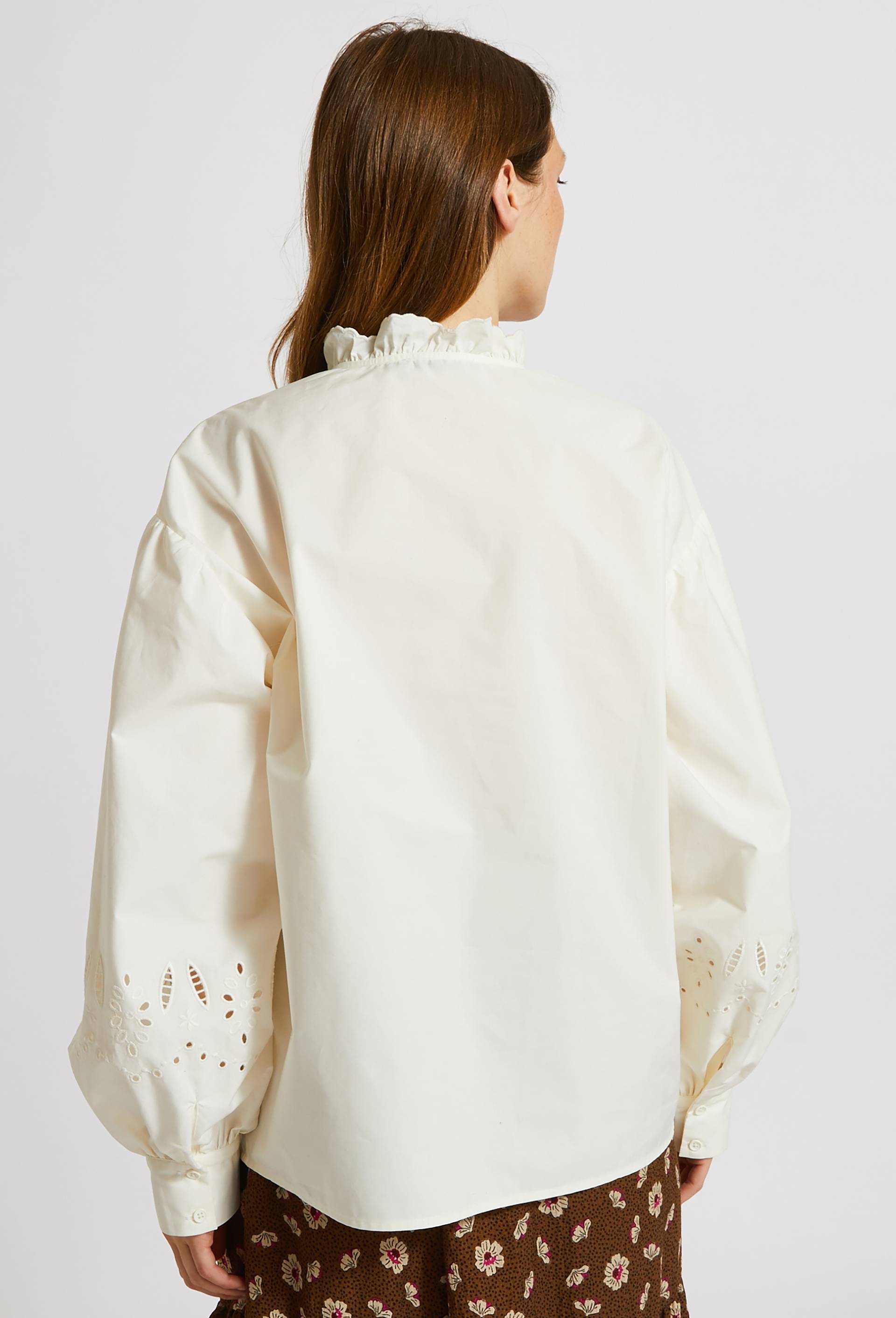 Chemise ras du cou et détail broderie, Ecru, large image number 1