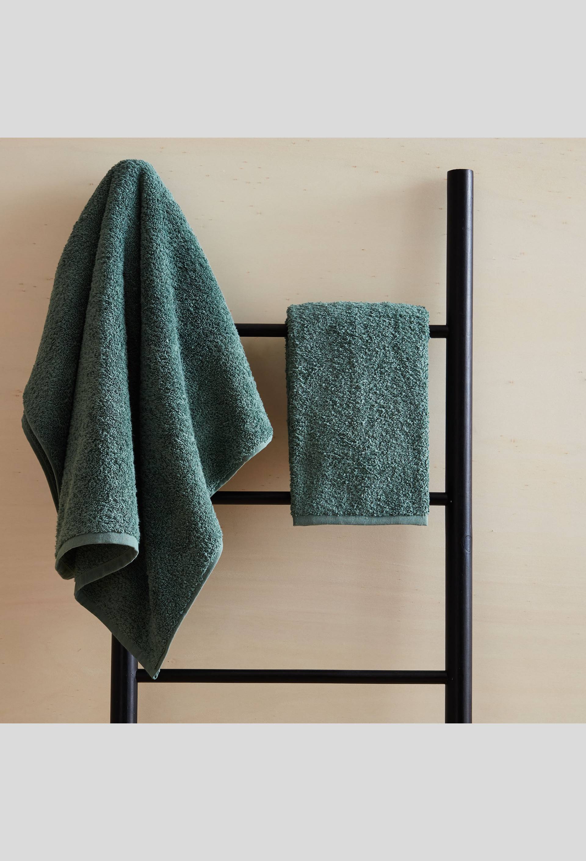 MAXI DRAP DE BAIN UNI PIN 100 x 150 cm, Vert foncé, large image number 2