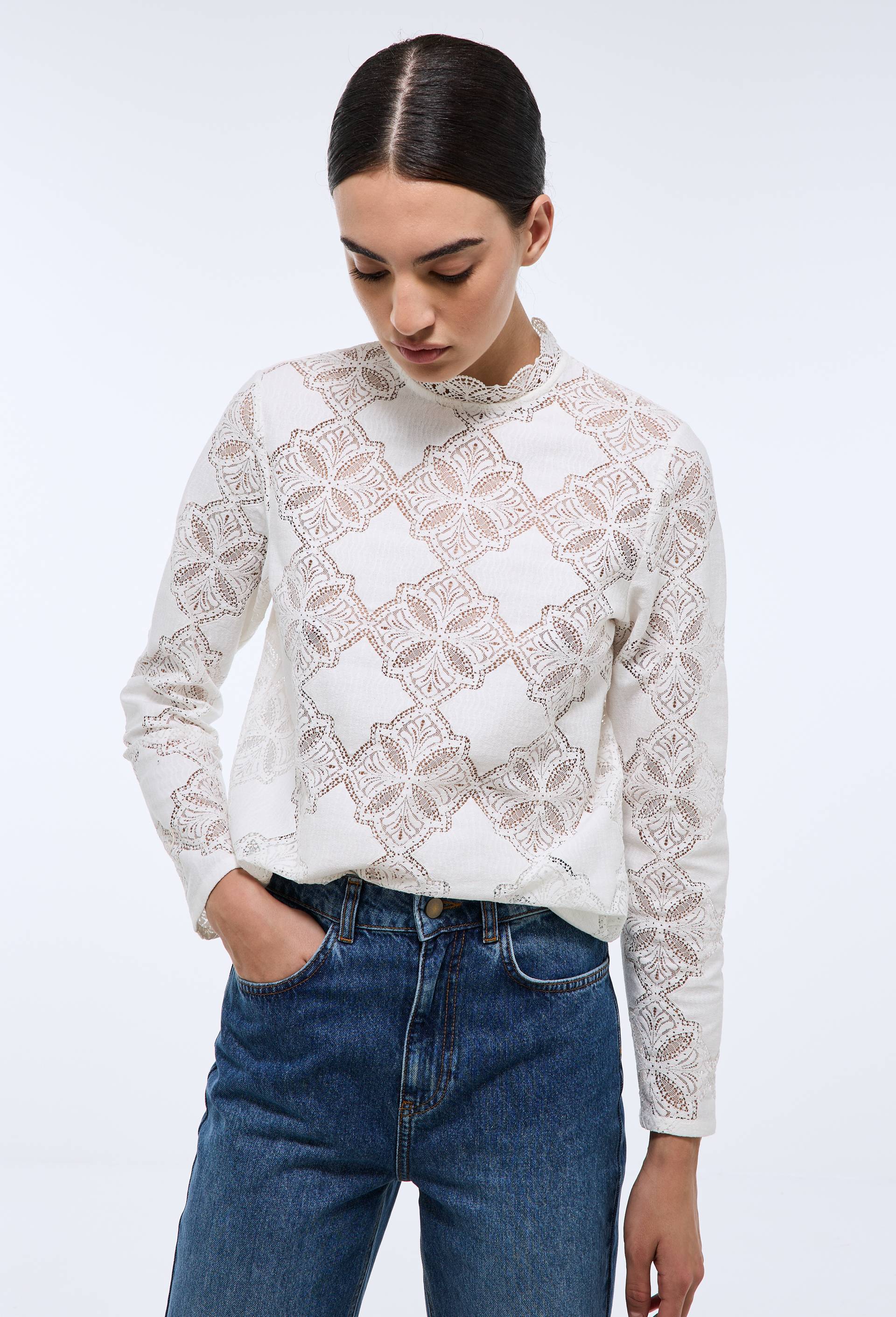 Blouse manches longues en dentelle, Ecru, large image number 0