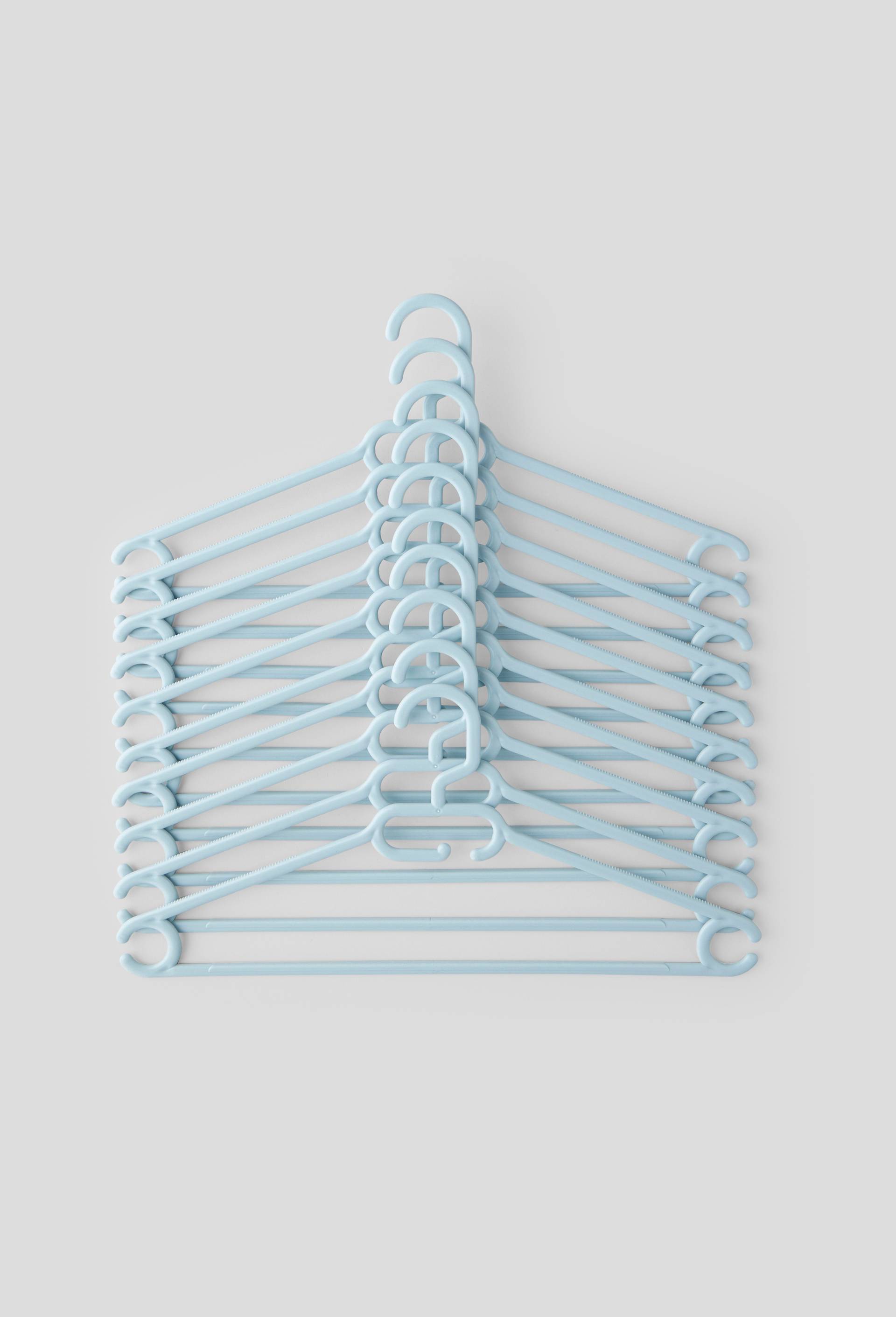 Lot de 10 cintres, en plastique, Fabriqué en France, Bleu, large image number 0