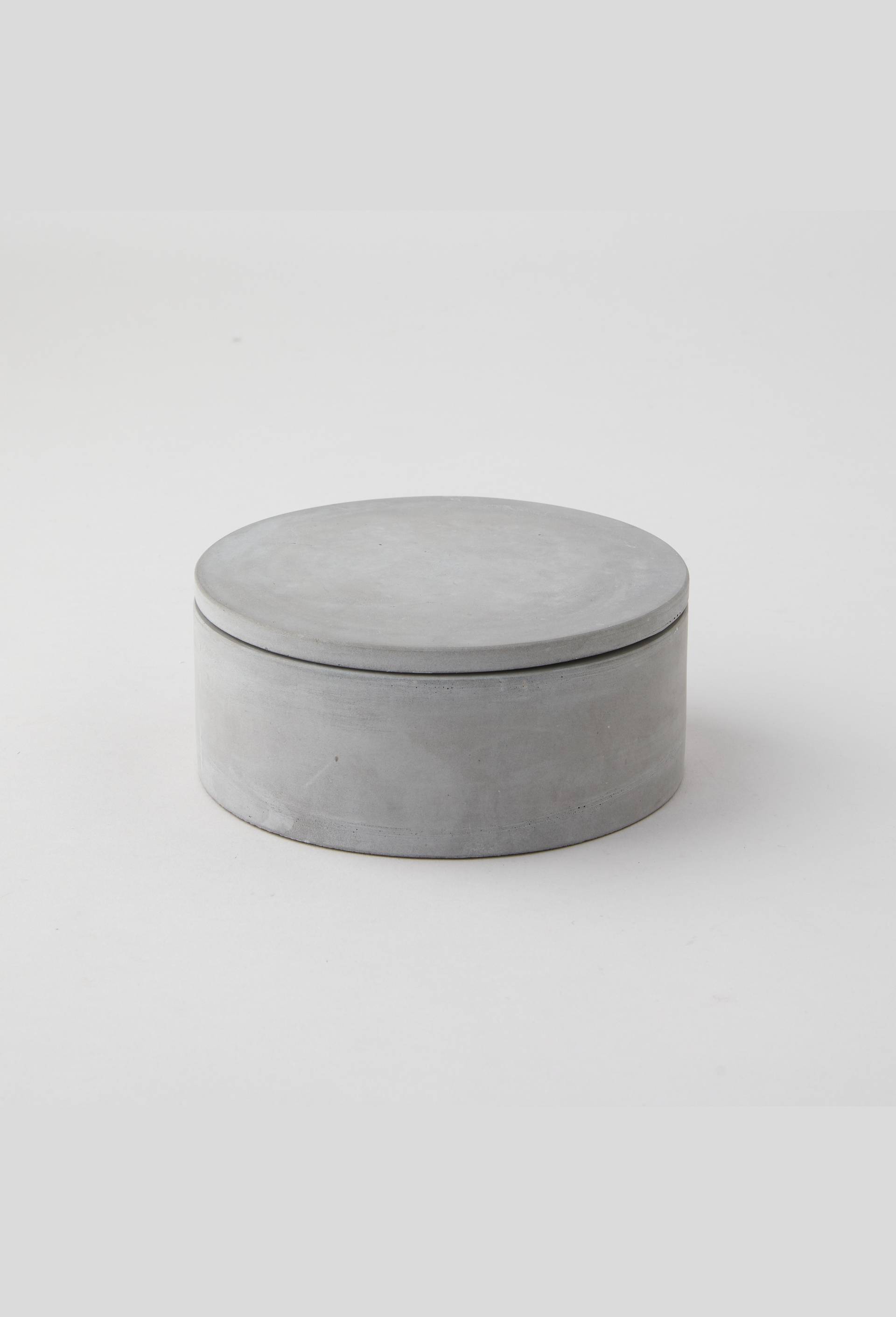 Bougie dans pot beton avec couvercle, Gris, large image number 0.0
