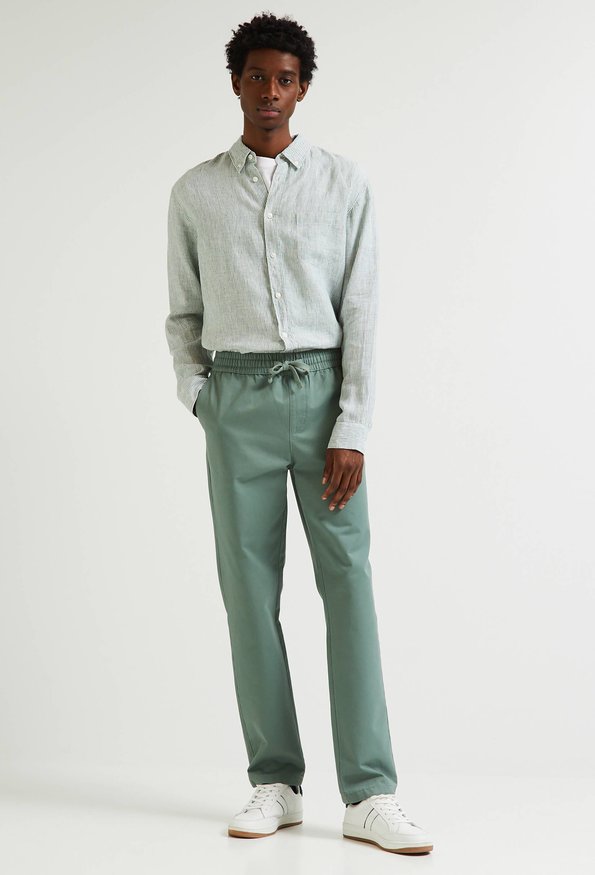 Pantalon chino élastiqué en coton BIO, Vert, large image number 0.0