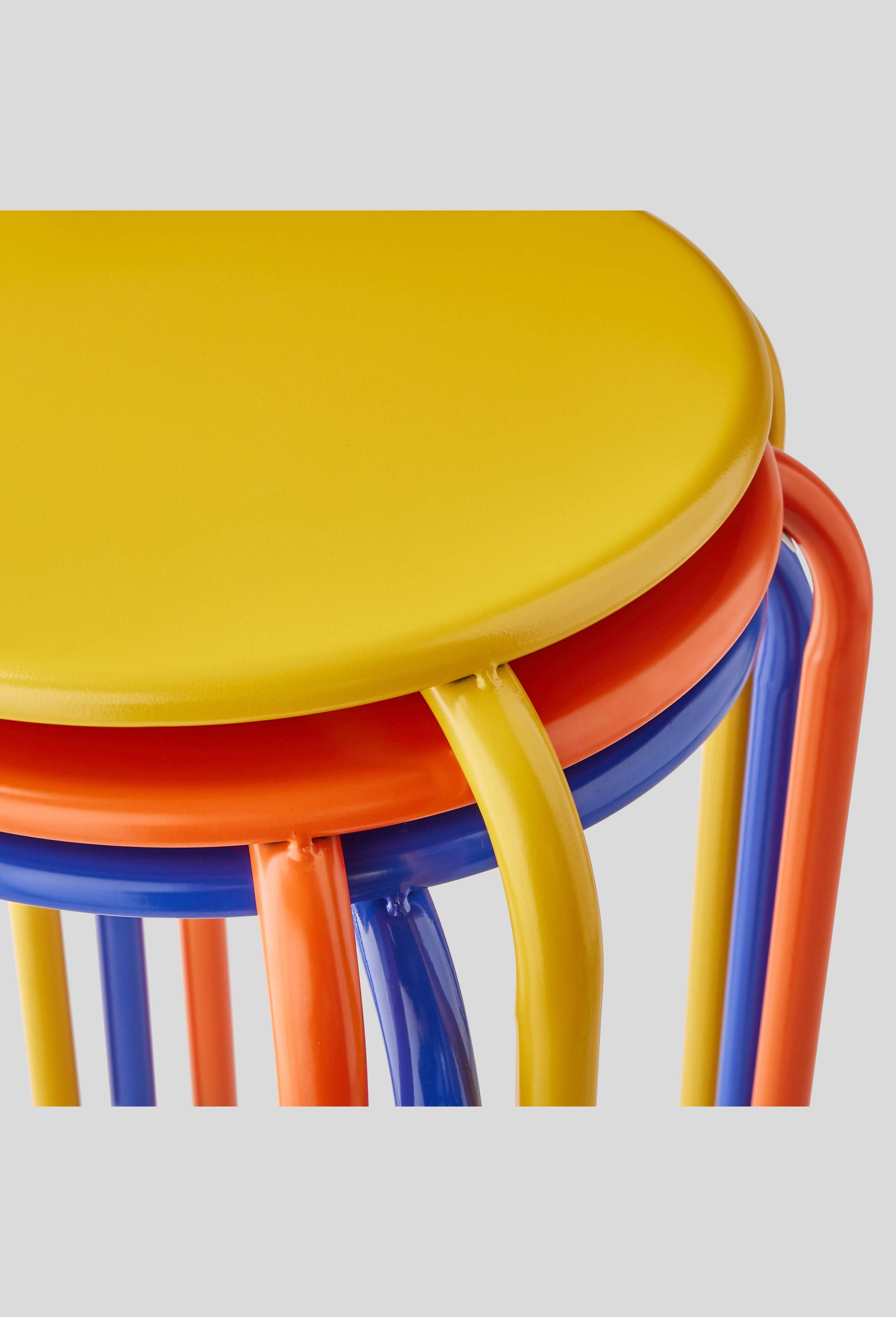 Tabouret en m&eacute;tal empilable, 30 x H45 cm, Bleu, large image number 1