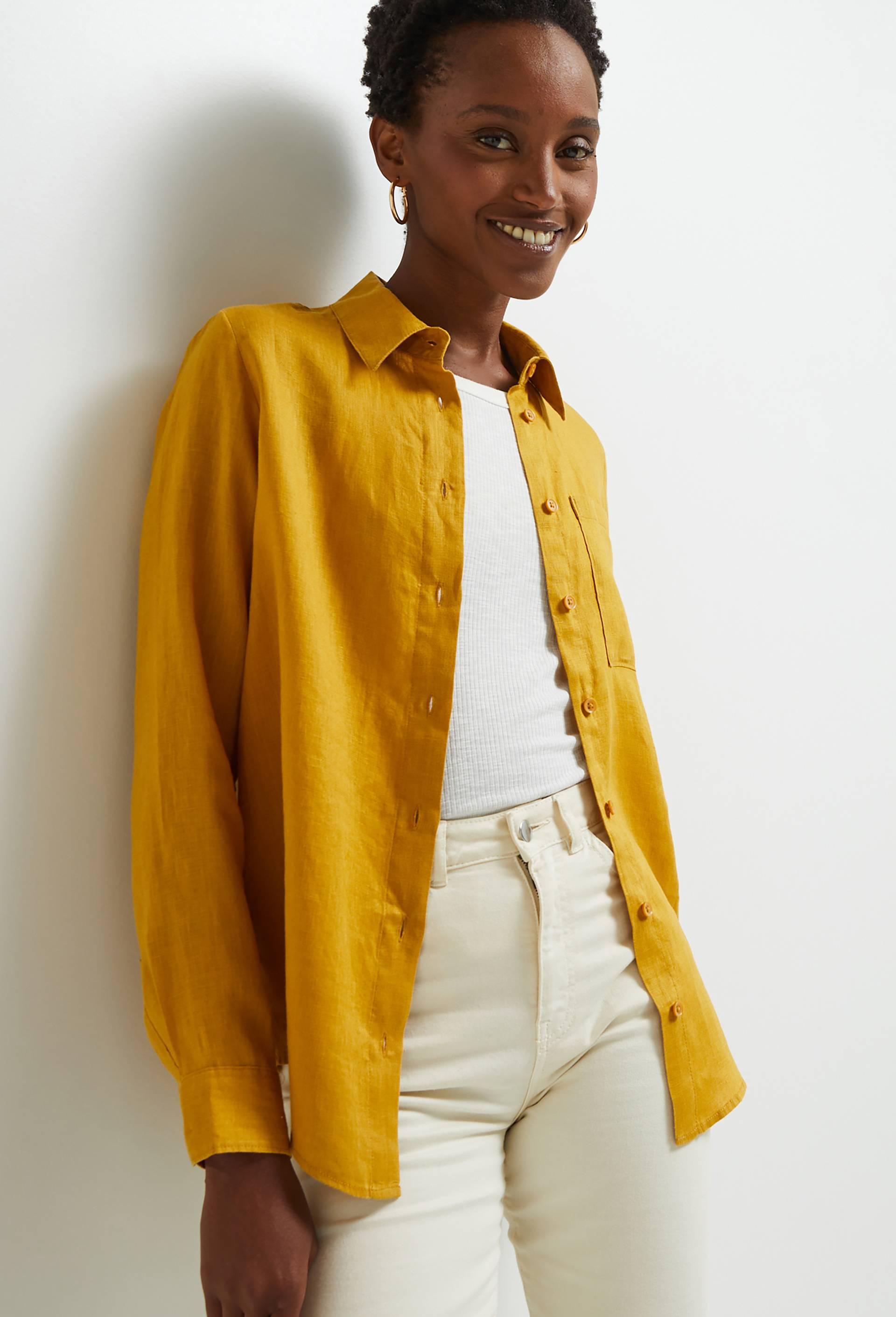 Chemise manches longues unie en lin, Jaune foncé, swatch image