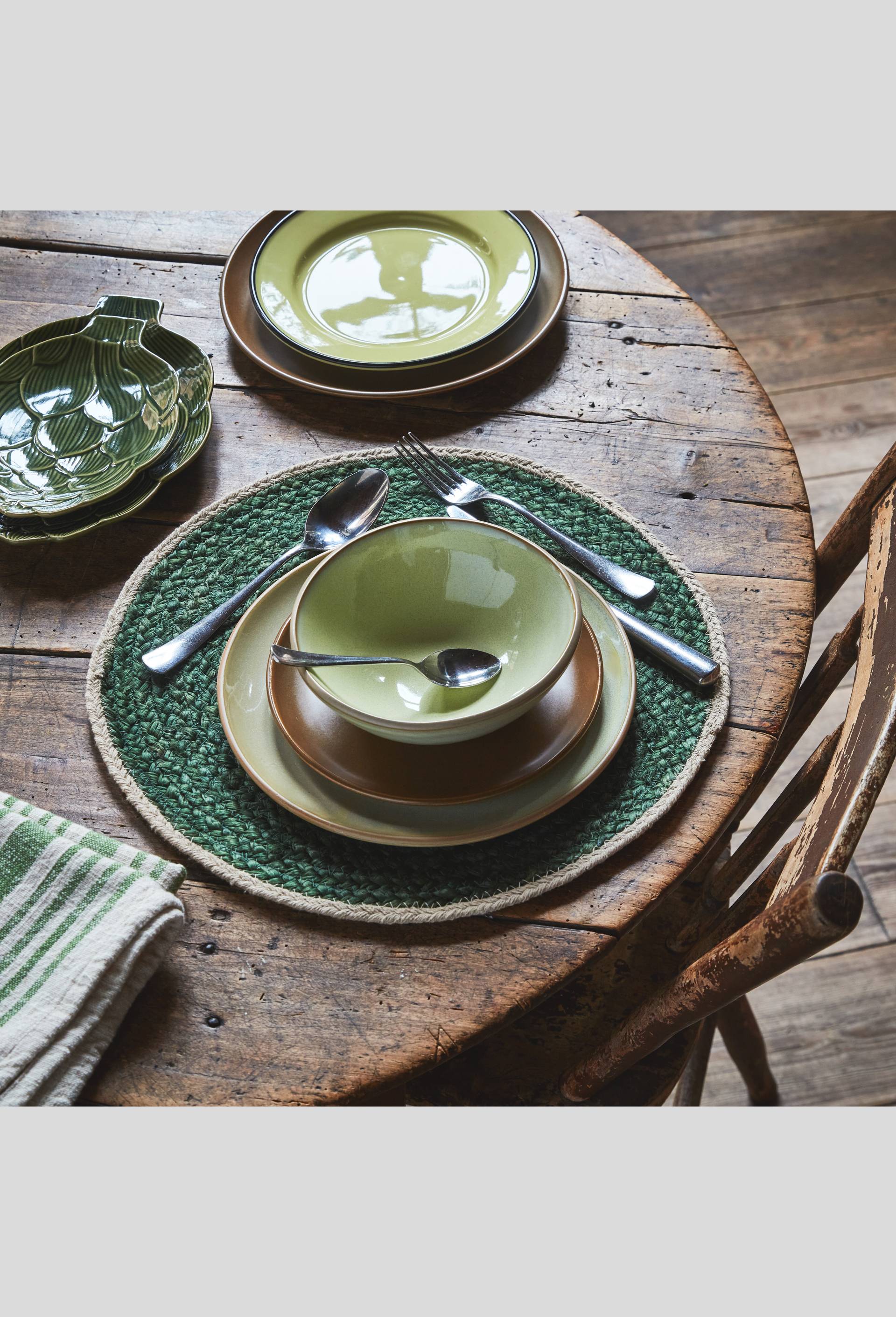 Set de table rond, diamètre 38 cm, bord naturel, jute, Vert, large image number 2.0