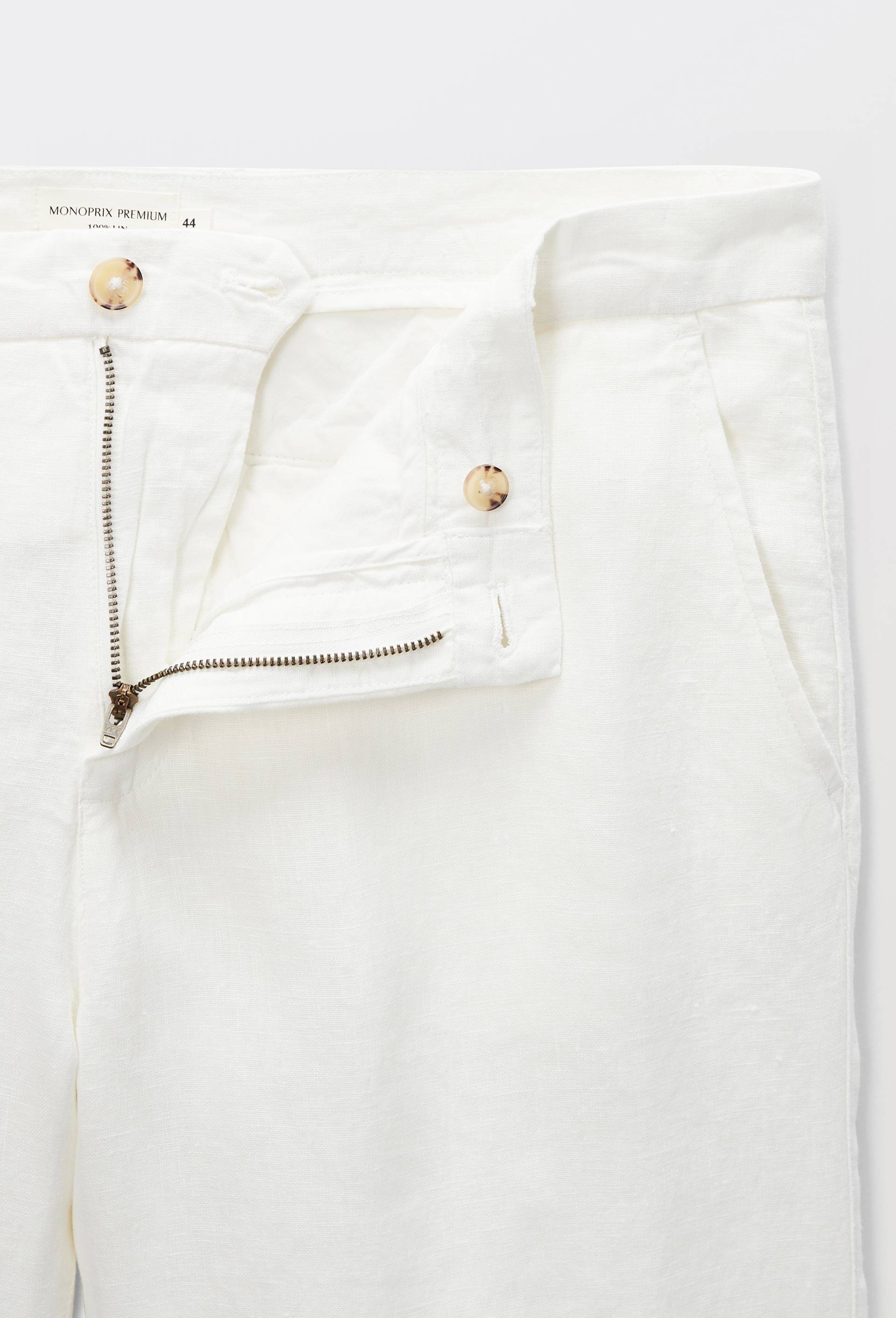 Bermuda boutonn&eacute; en lin, Beige clair, large image number 3