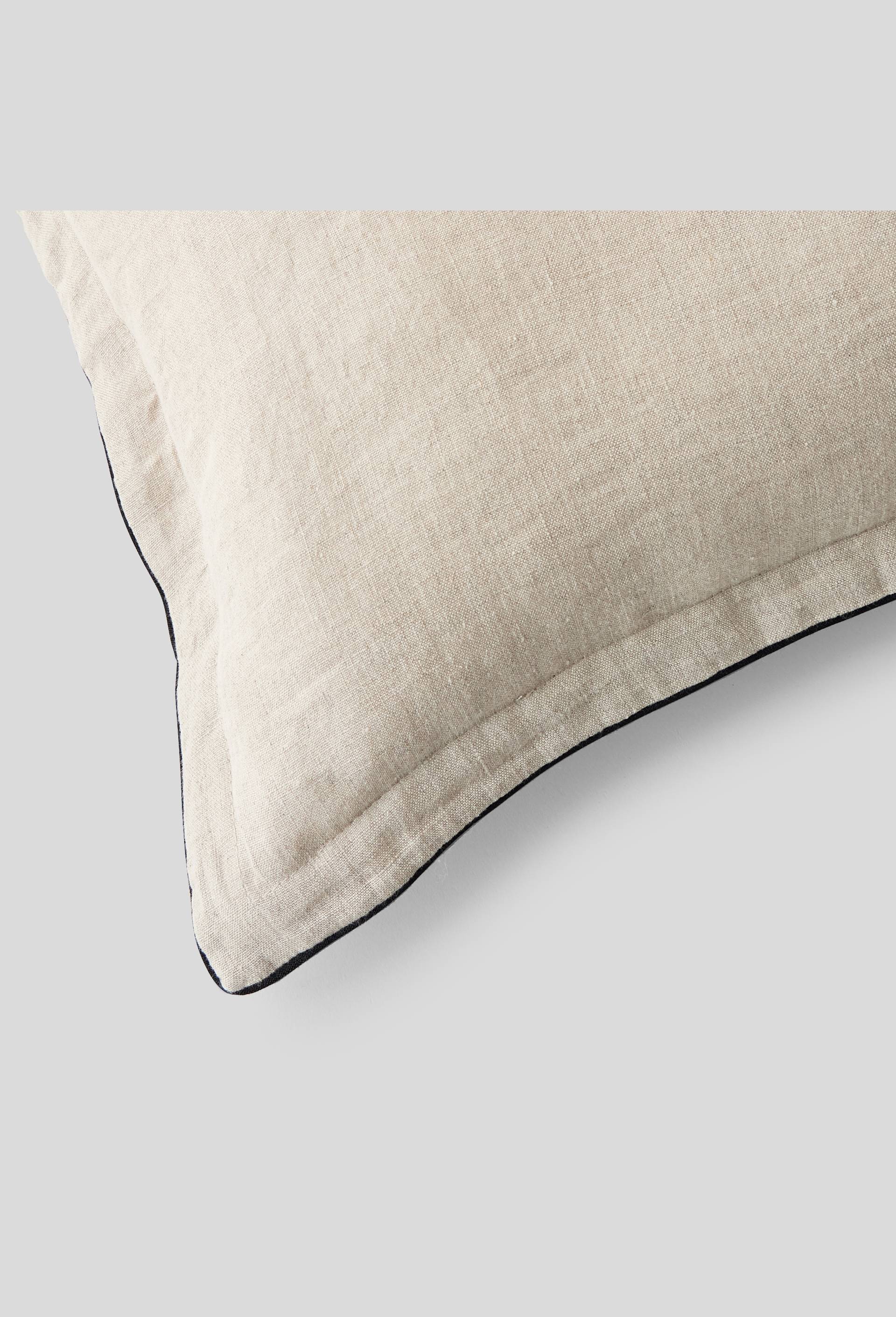 Housse coussin, piping noir, 40x60cm, lin, Beige clair, large image number 1