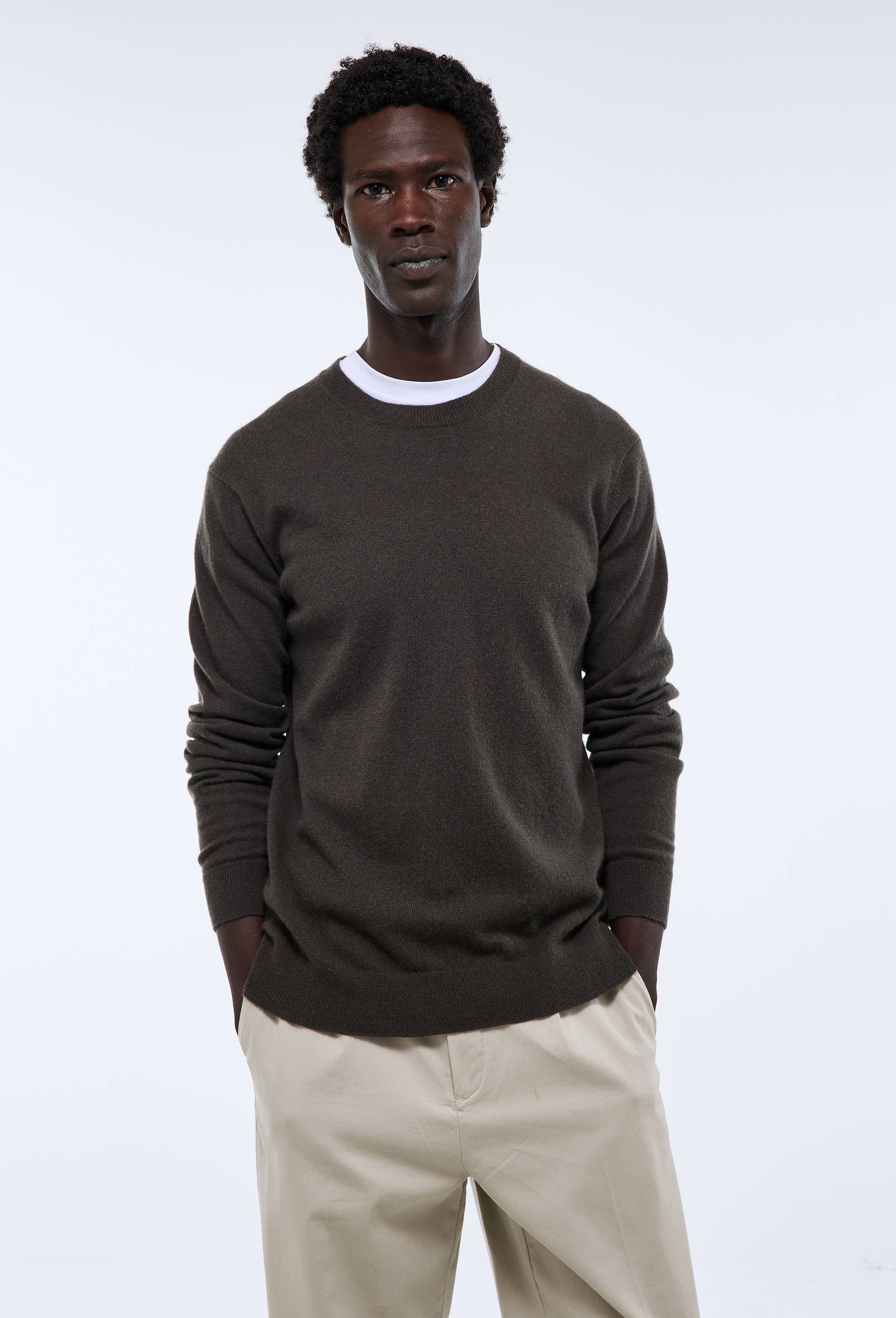 Pull col rond en 100% cachemire, Brun fonc&eacute;, swatch image