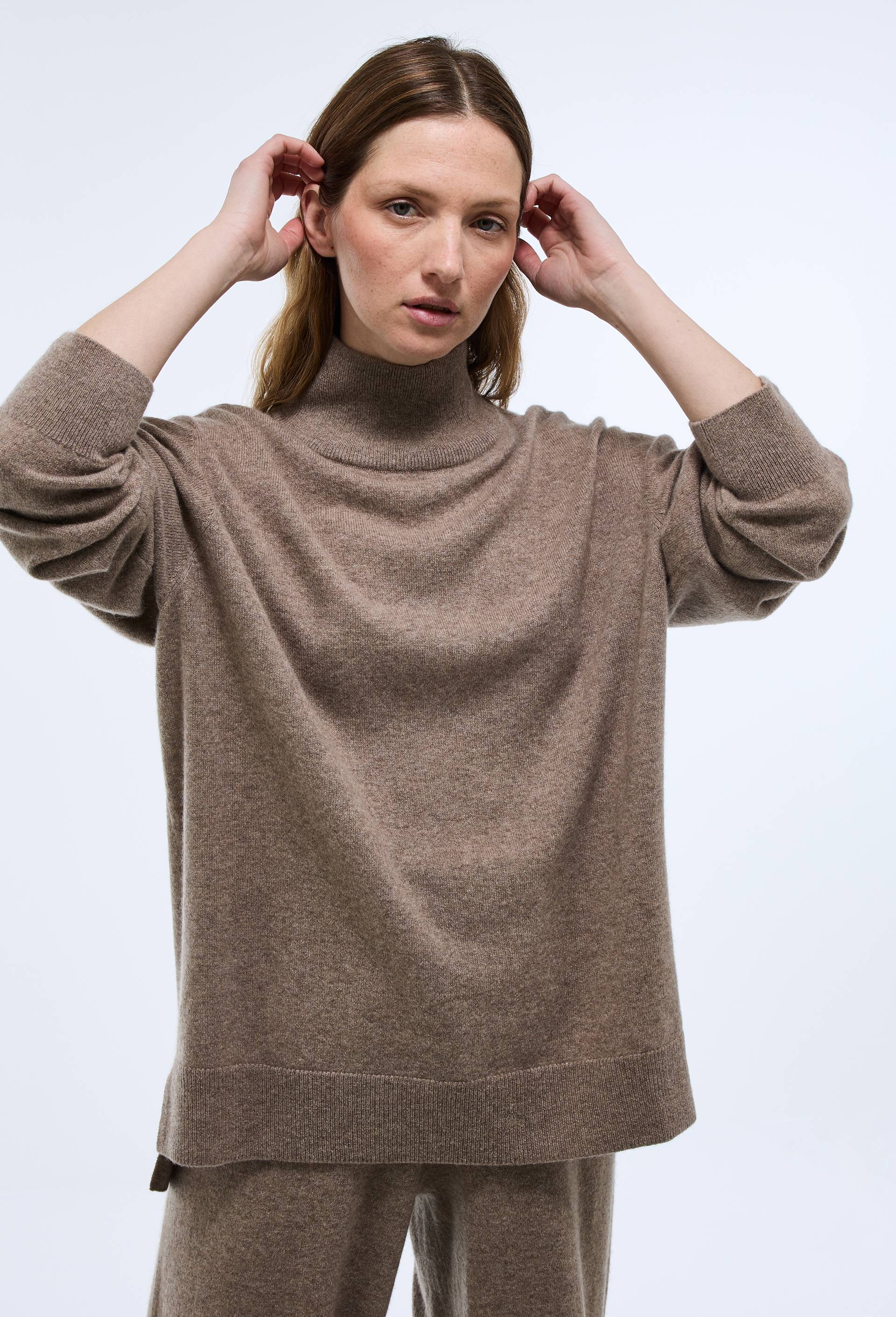 Pull col montant uni en cachemire, Beige, swatch image