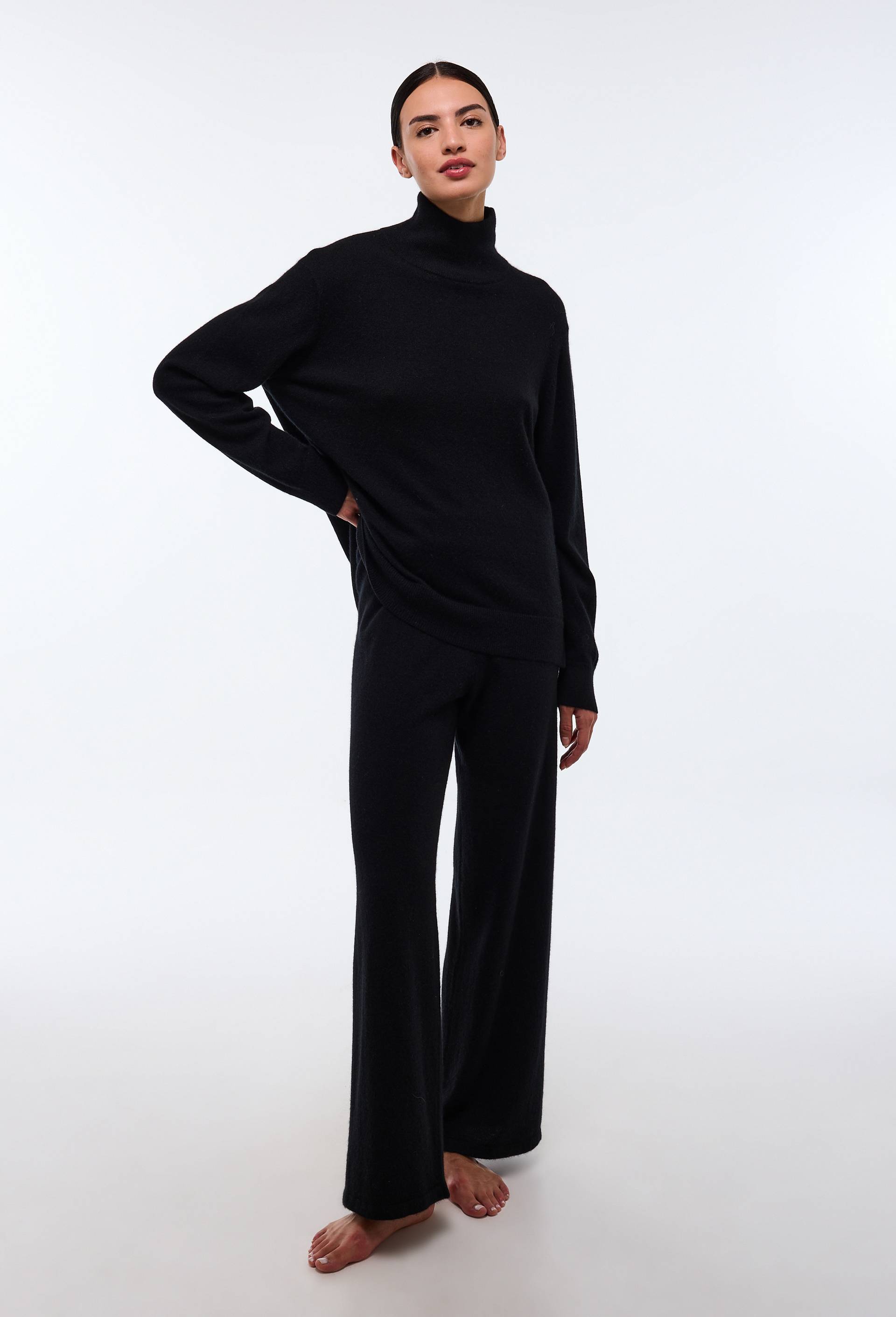 Pull col montant uni en cachemire, Noir, swatch image
