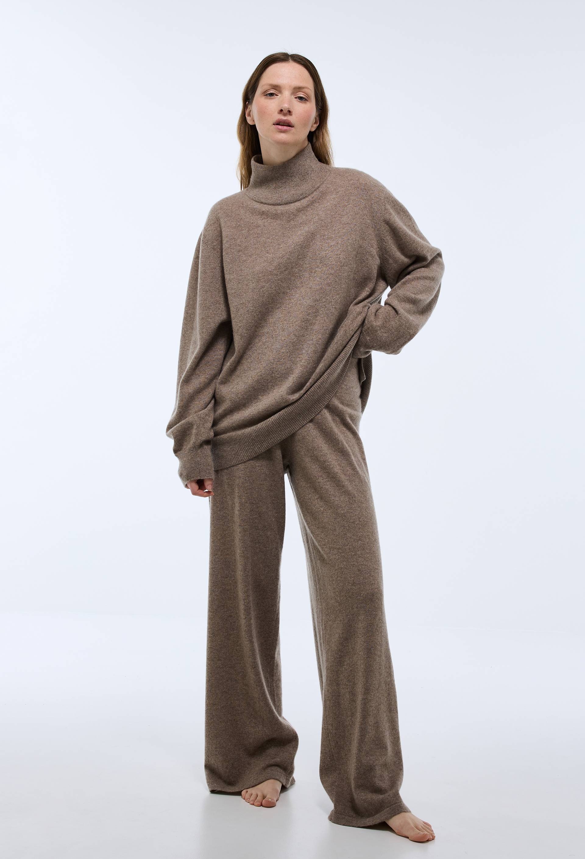 Pantalon large uni en cachemire, Beige, swatch image