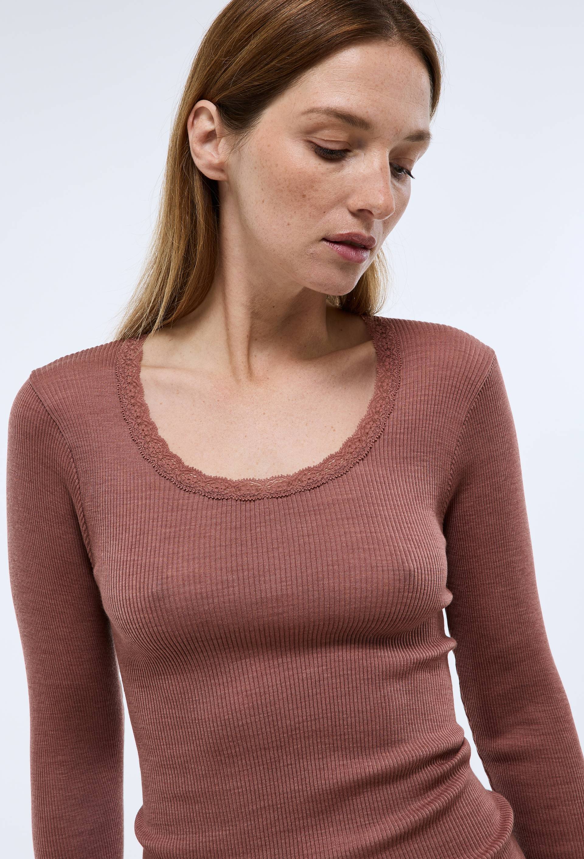 T-shirt manches longues en laine et soie avec dentelle, Rose fonc&eacute;, large image number 1