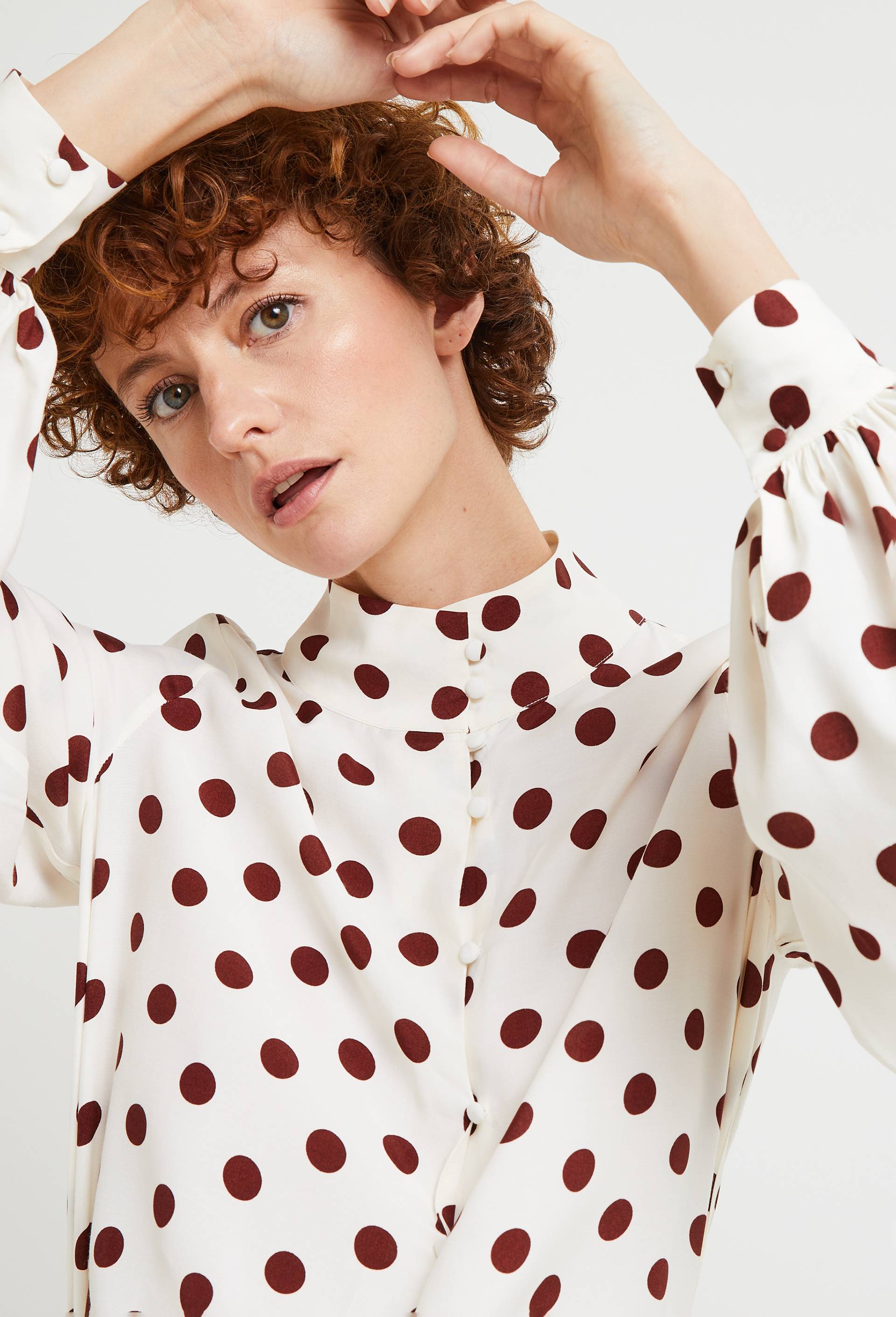 Blouse imprimé pois, certifié EcoVero, Ecru, large image number 0.0