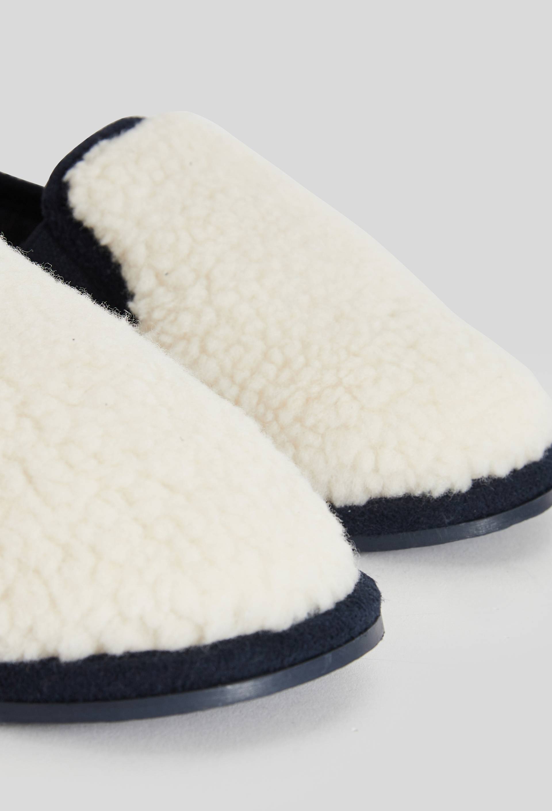 Chaussons mocassins bicolore effet sherpa, Ecru, large image number 2