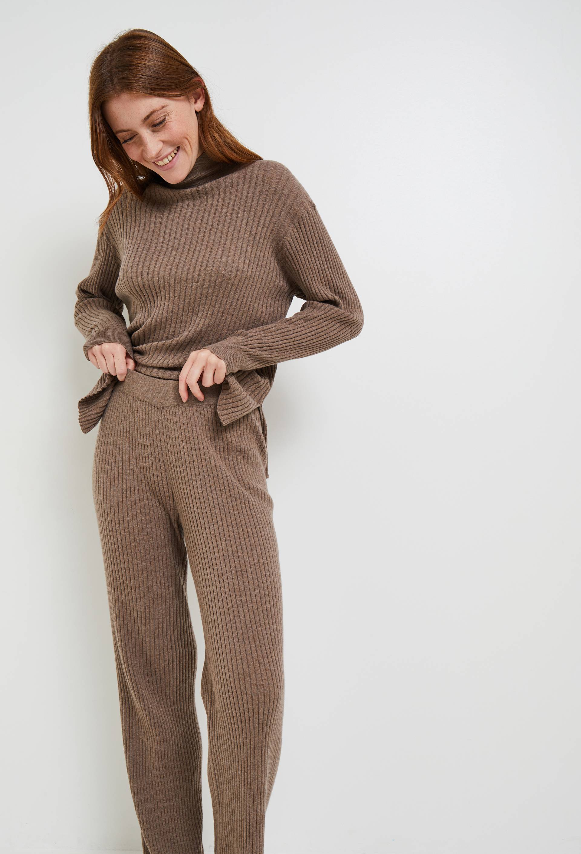 Pantalon en maille en coton cachemire, Beige, swatch image