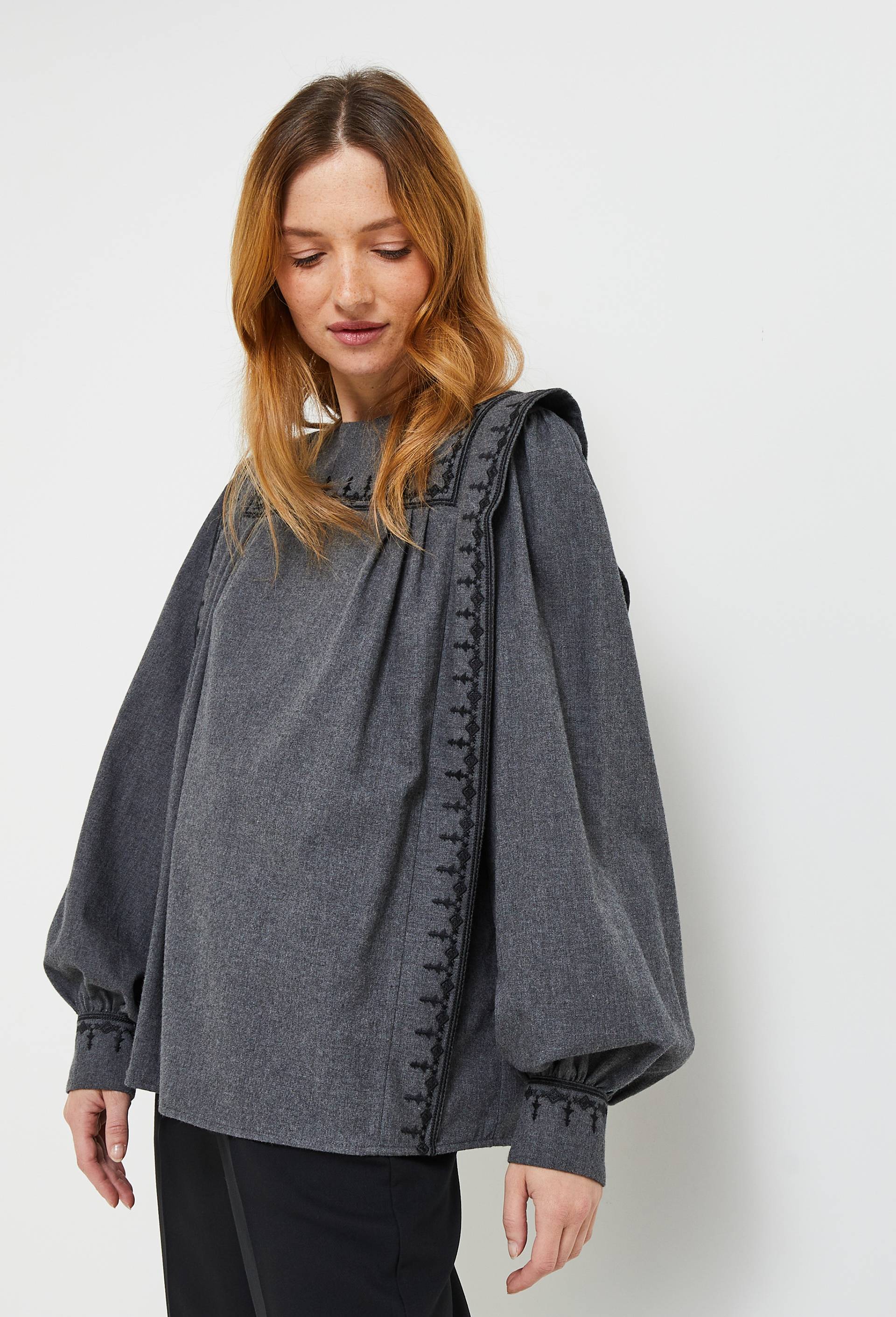 Top uni avec détails de broderie, certifié Oeko-Tex, Gris, large image number 0